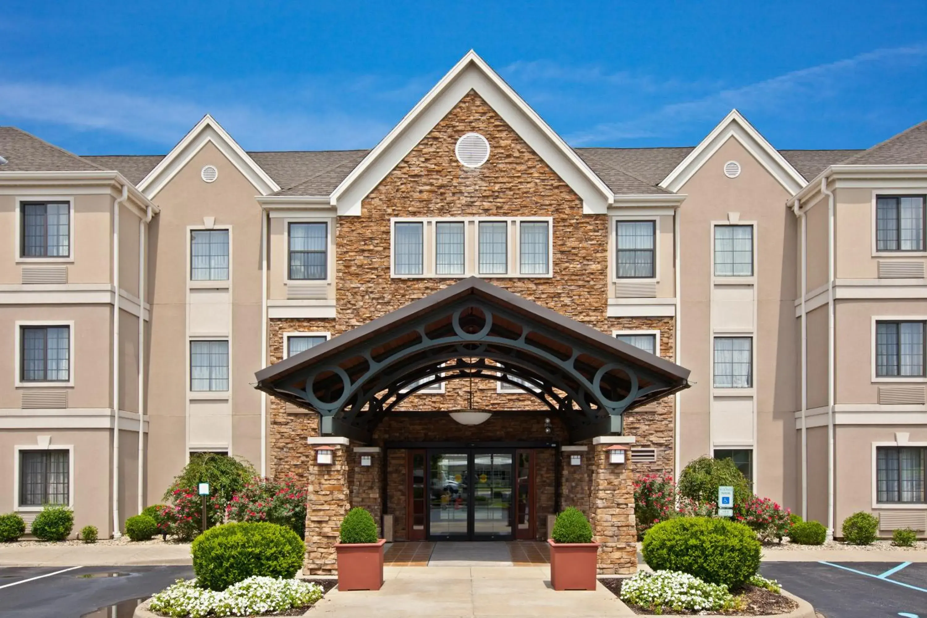 Property building in Staybridge Suites Louisville - East by IHG Property building in Staybridge Suites Louisville - East by IHG