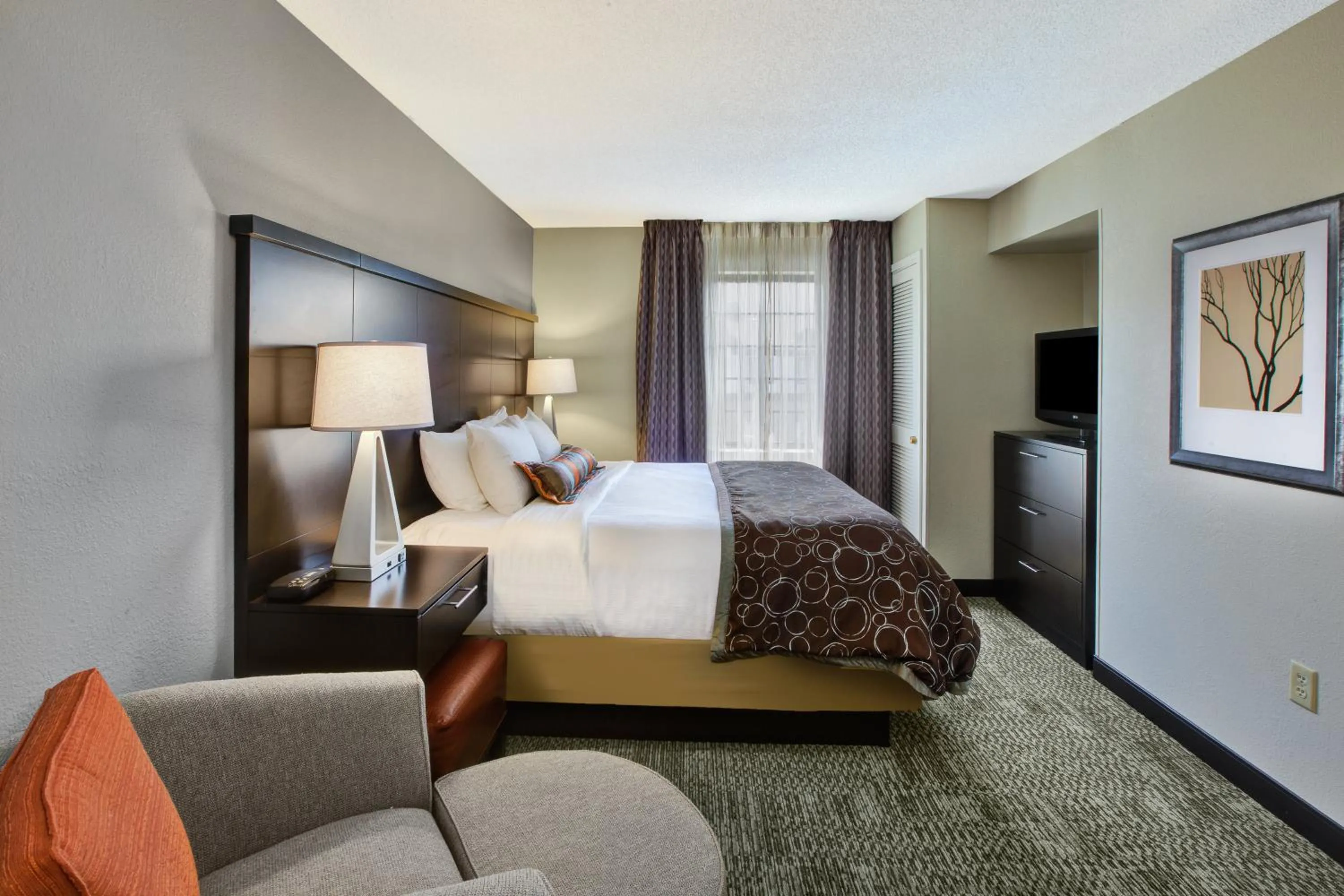 Photo of the whole room, Bed in Staybridge Suites Louisville - East by IHG