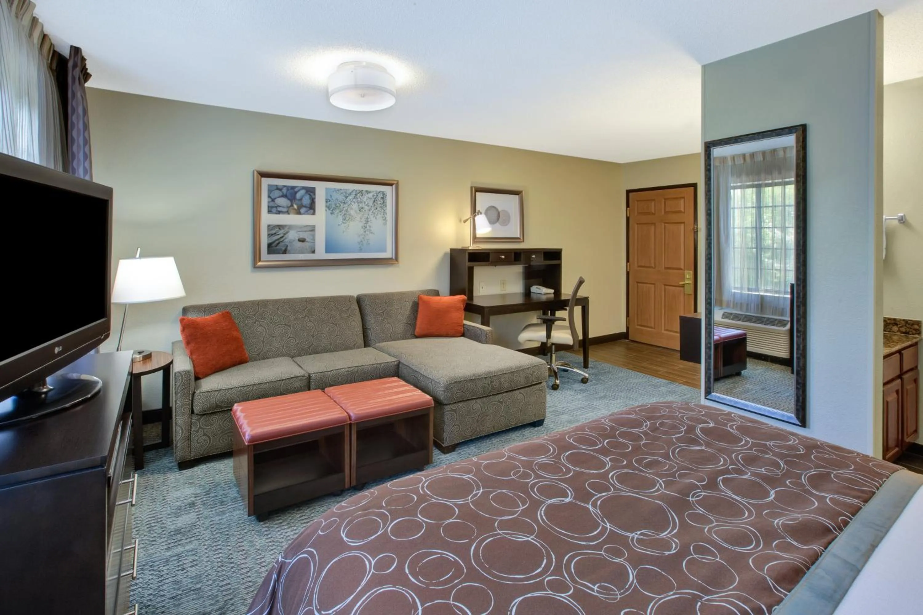 Photo of the whole room, Bed in Staybridge Suites Louisville - East by IHG