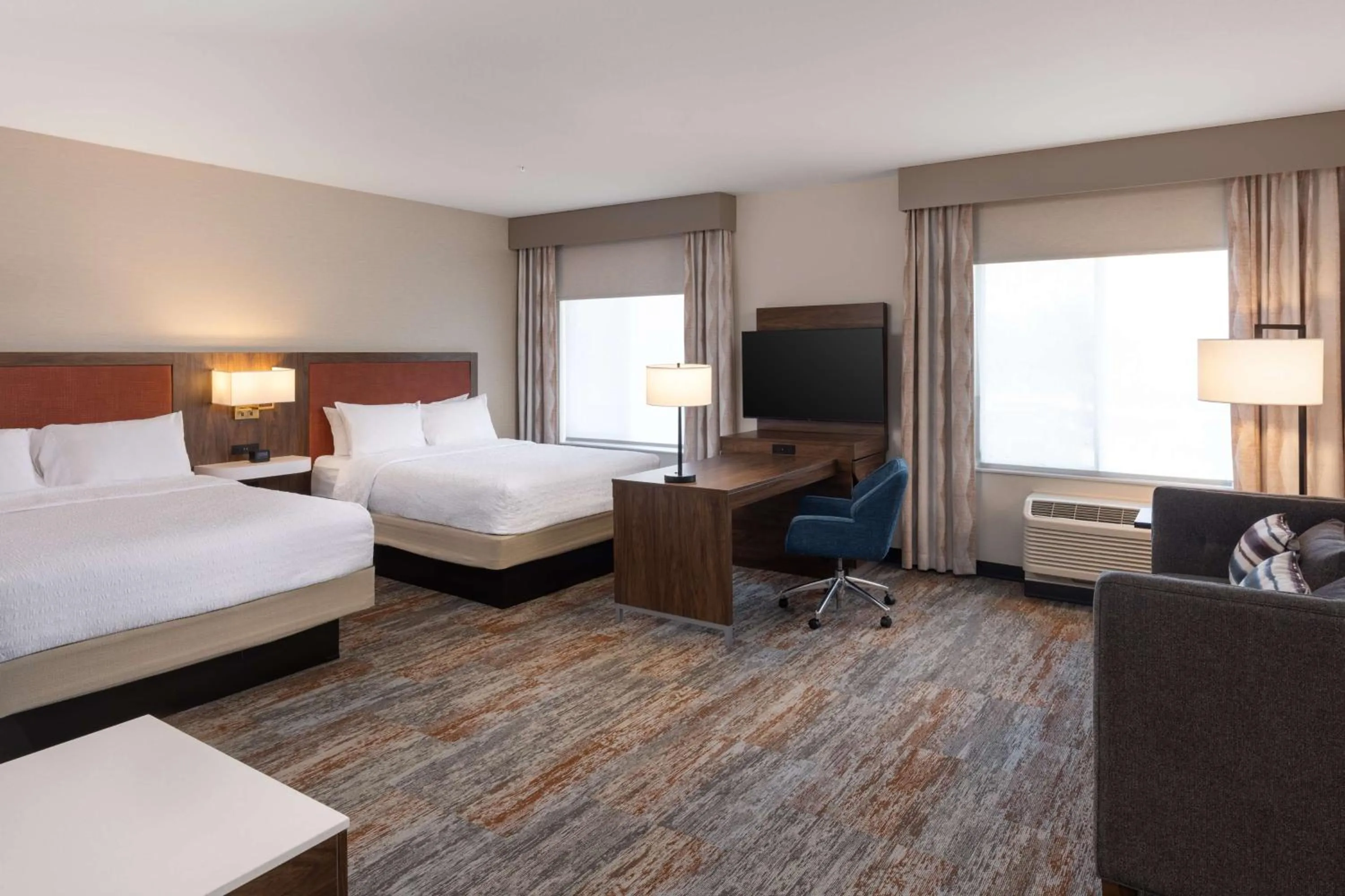 Bedroom, Bed in Hampton Inn & Suites Yuba City