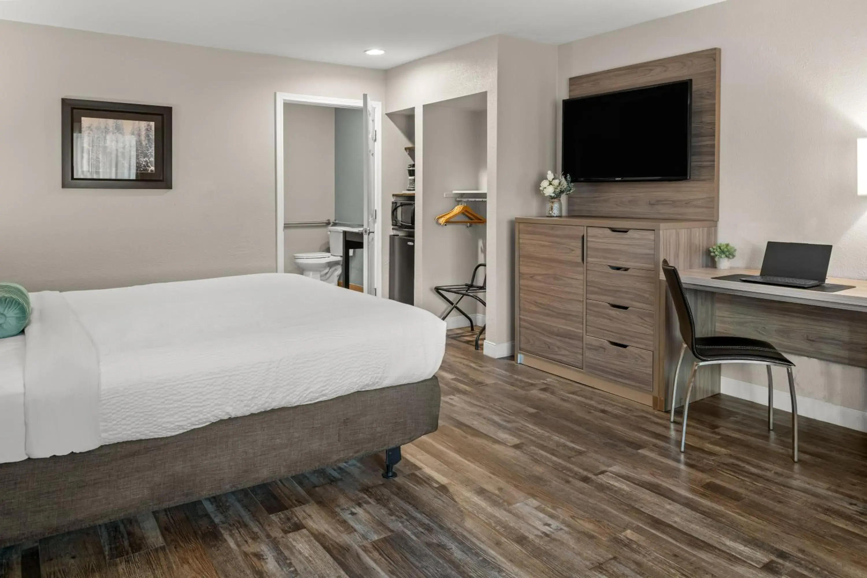 King Room - Disability Access in Yosemite Westgate Lodge King Room - Disability Access in Yosemite Westgate Lodge