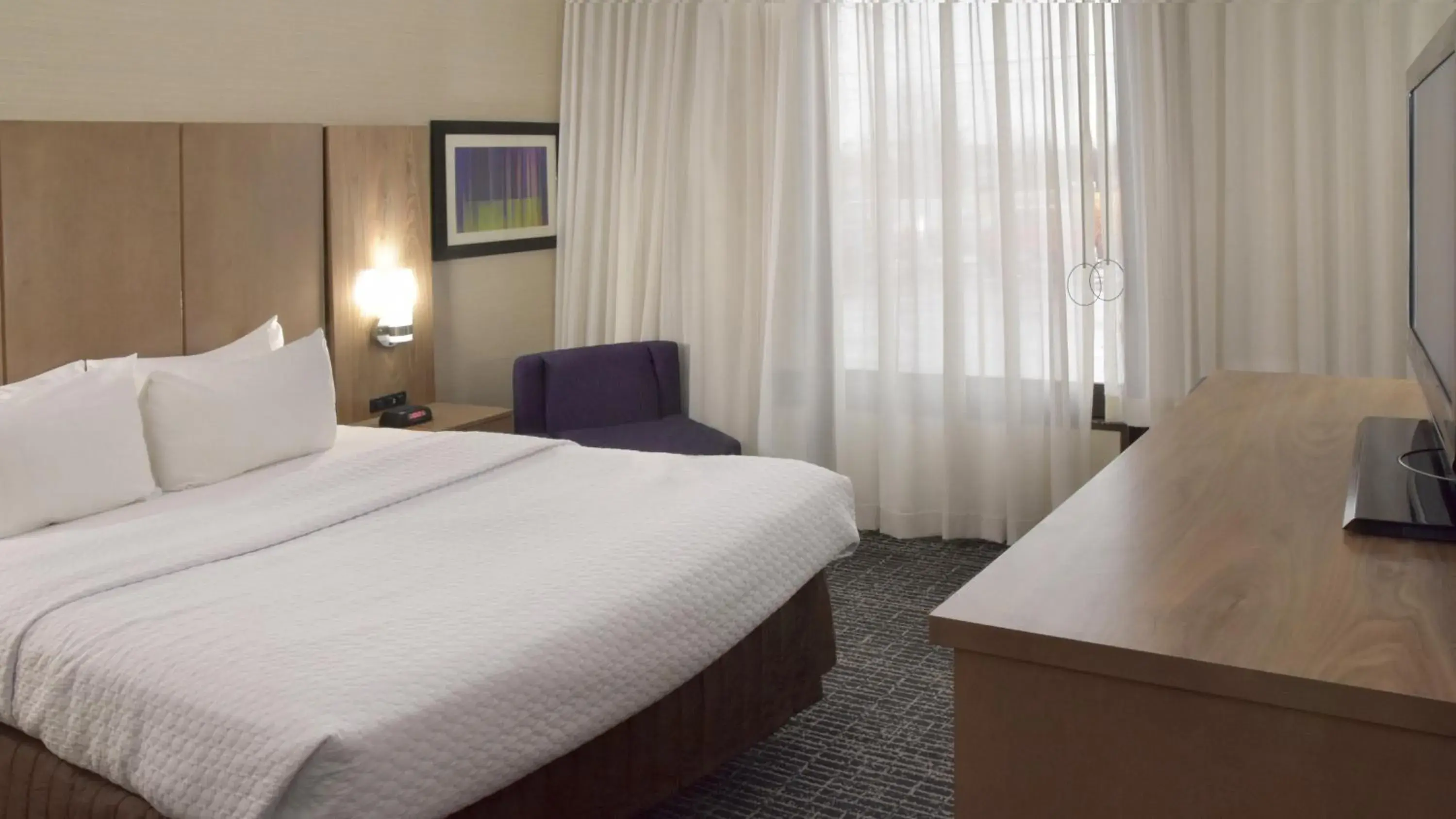 Photo of the whole room, Bed in Crowne Plaza Cleveland Airport by IHG Photo of the whole room, Bed in Crowne Plaza Cleveland Airport by IHG