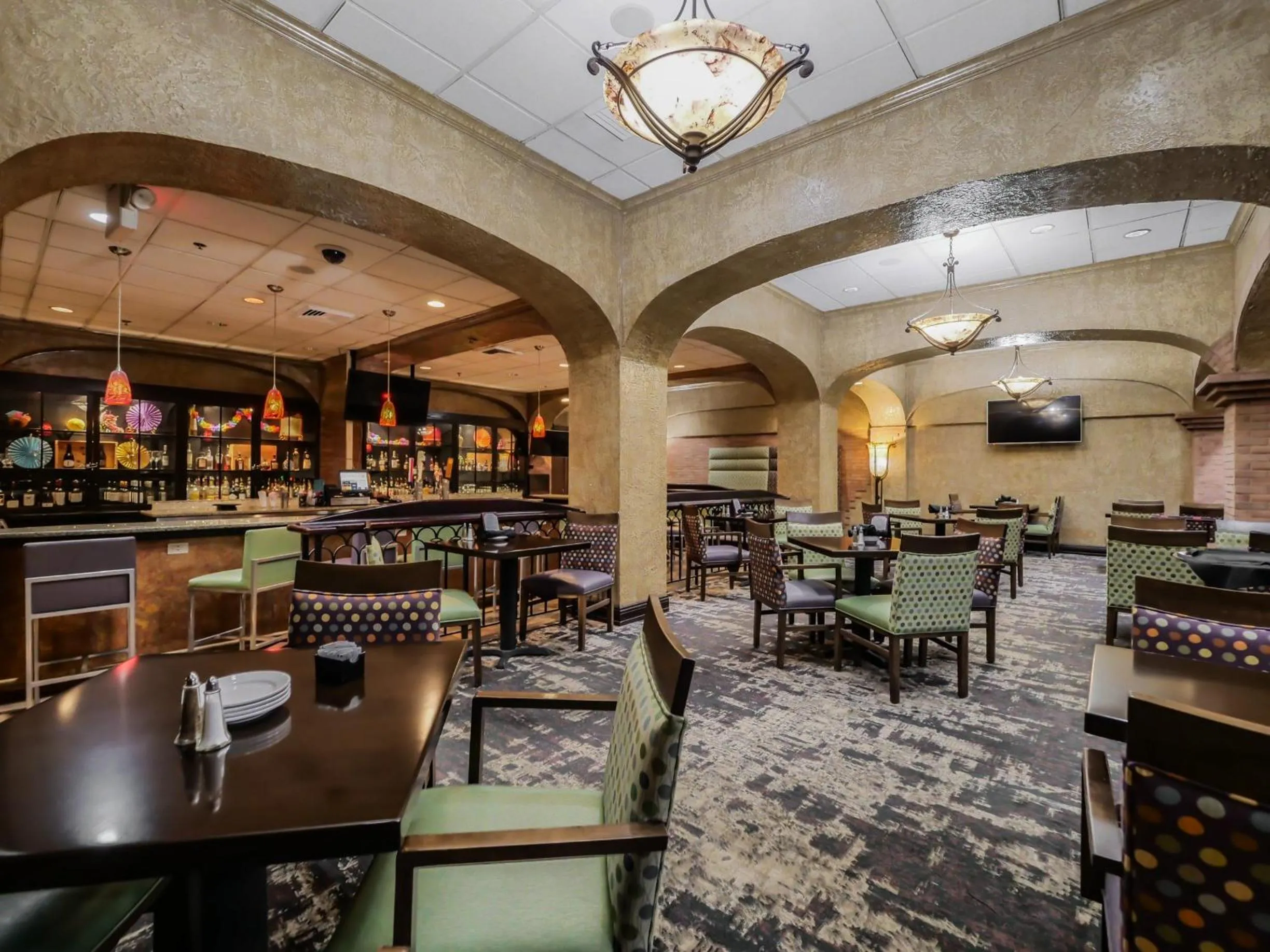 Restaurant/places to eat in Crowne Plaza Cleveland Airport by IHG