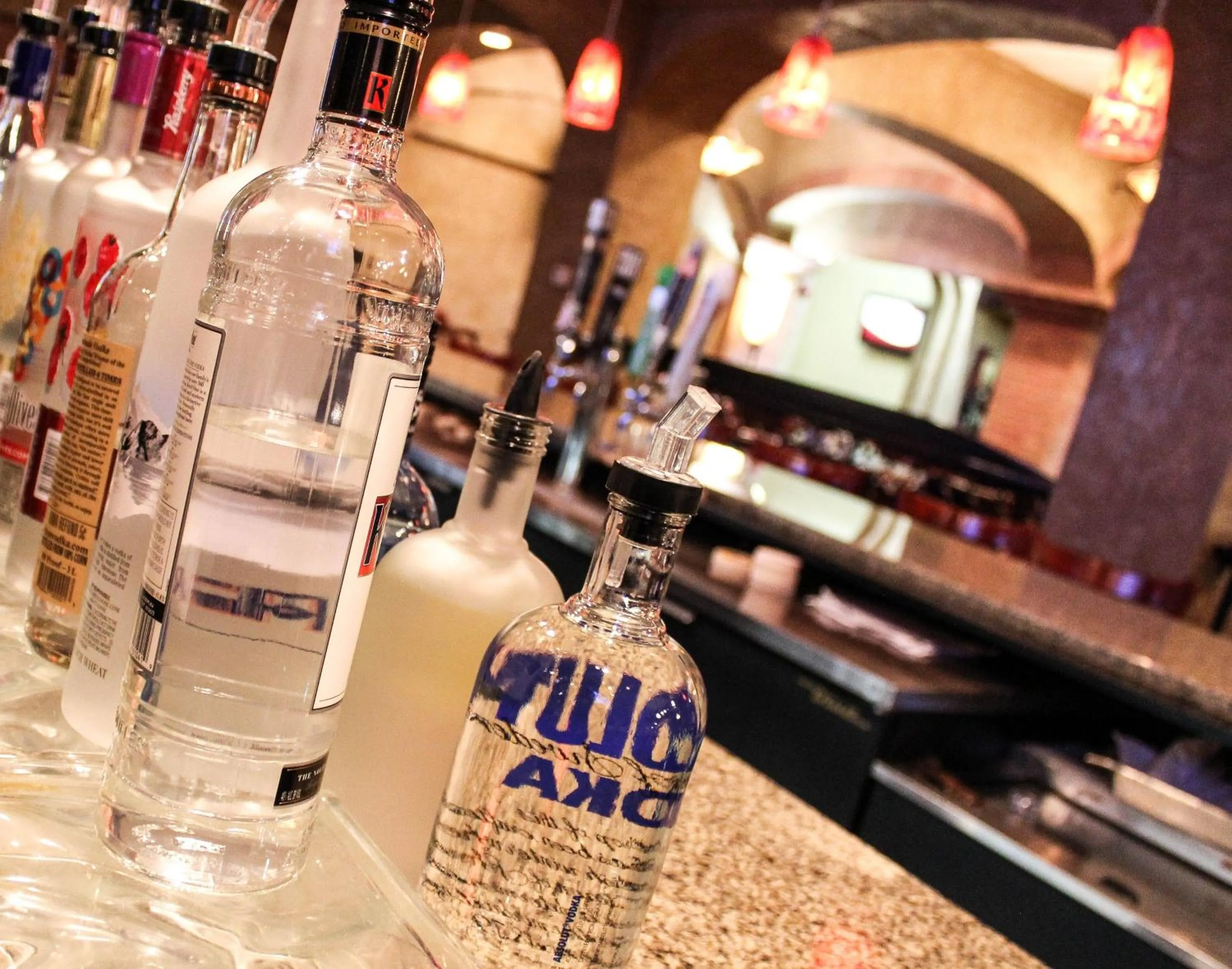 Lounge or bar in Crowne Plaza Cleveland Airport by IHG