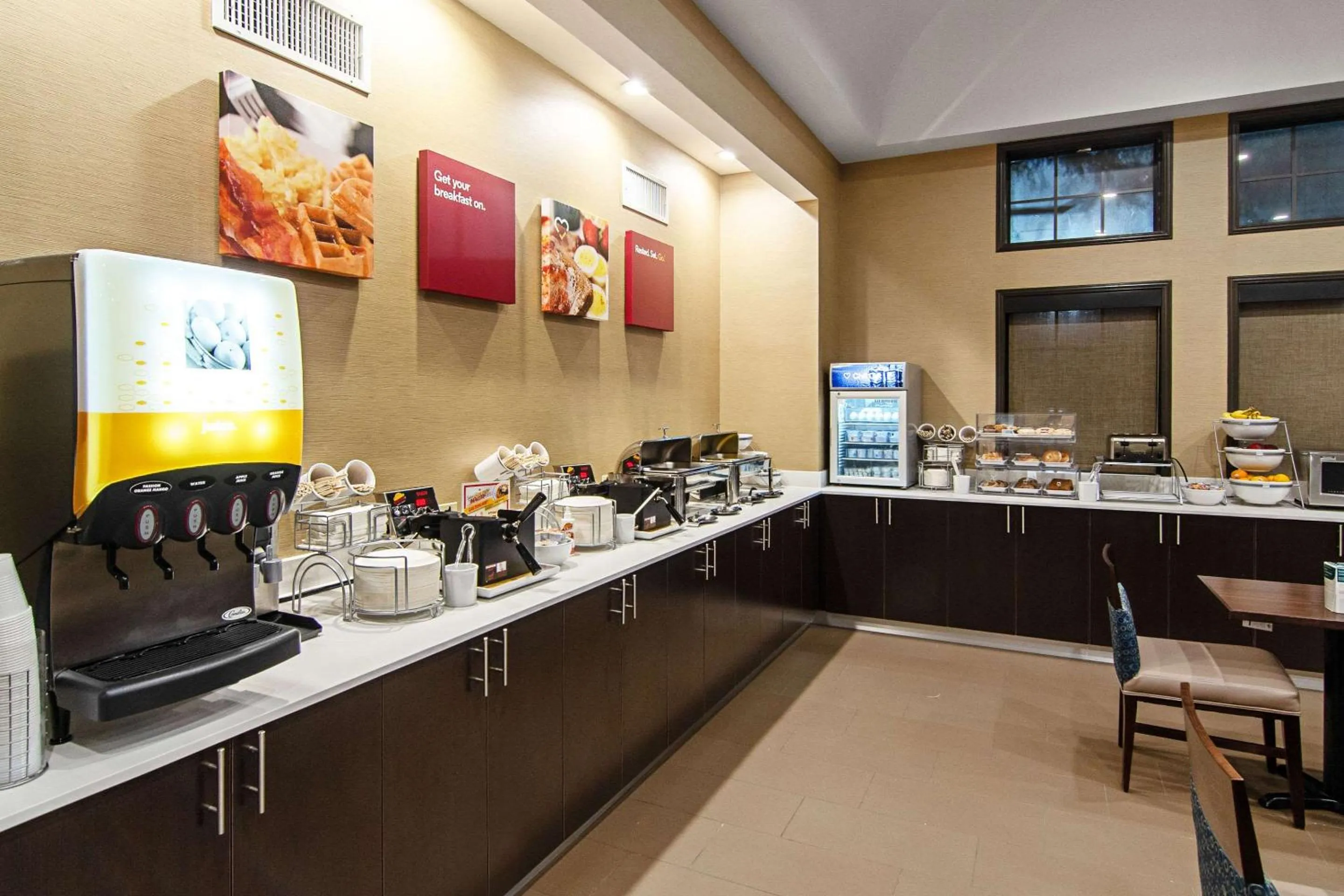 Restaurant/places to eat in Comfort Suites NW Dallas Near Love Field