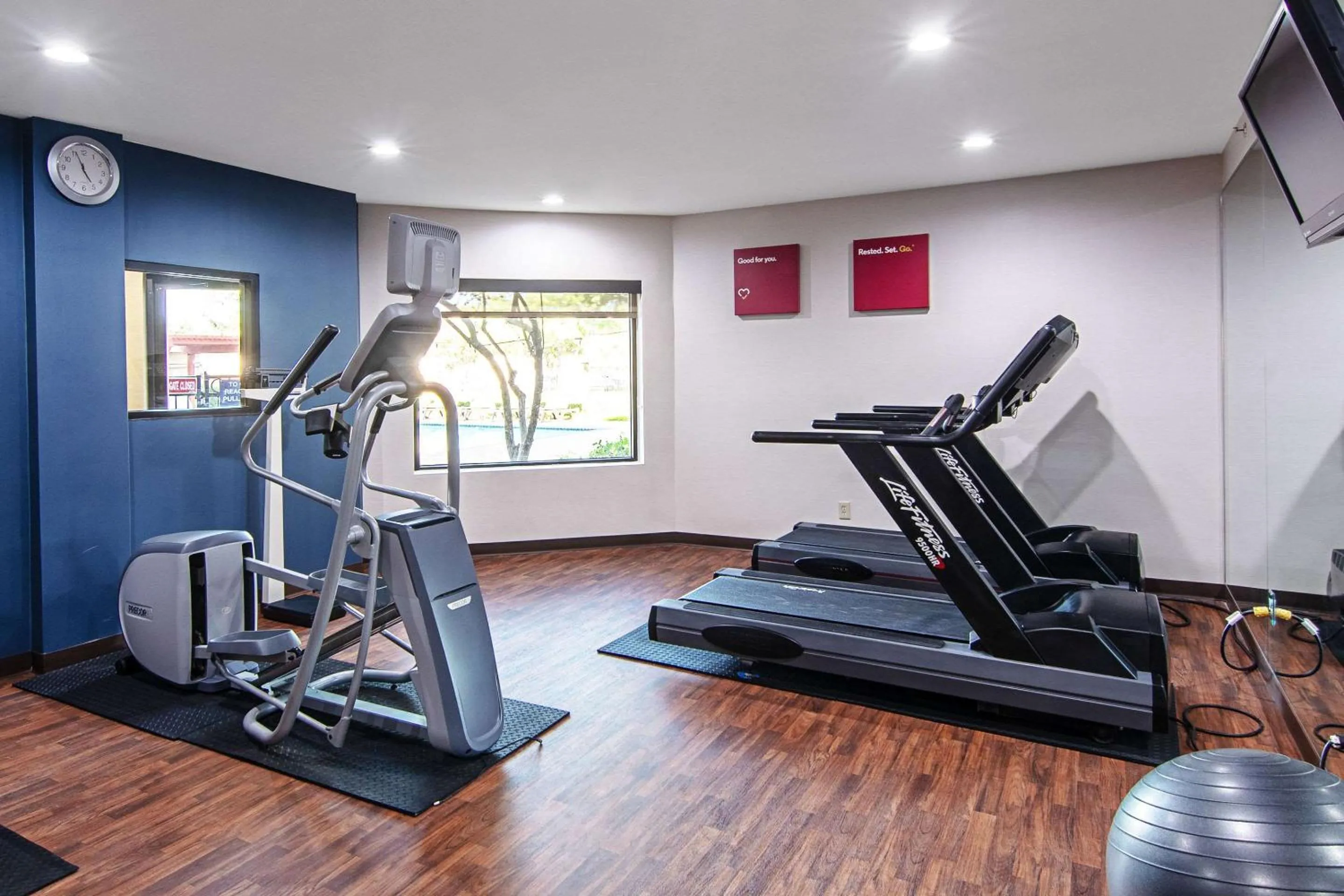 Fitness centre/facilities in Comfort Suites NW Dallas Near Love Field