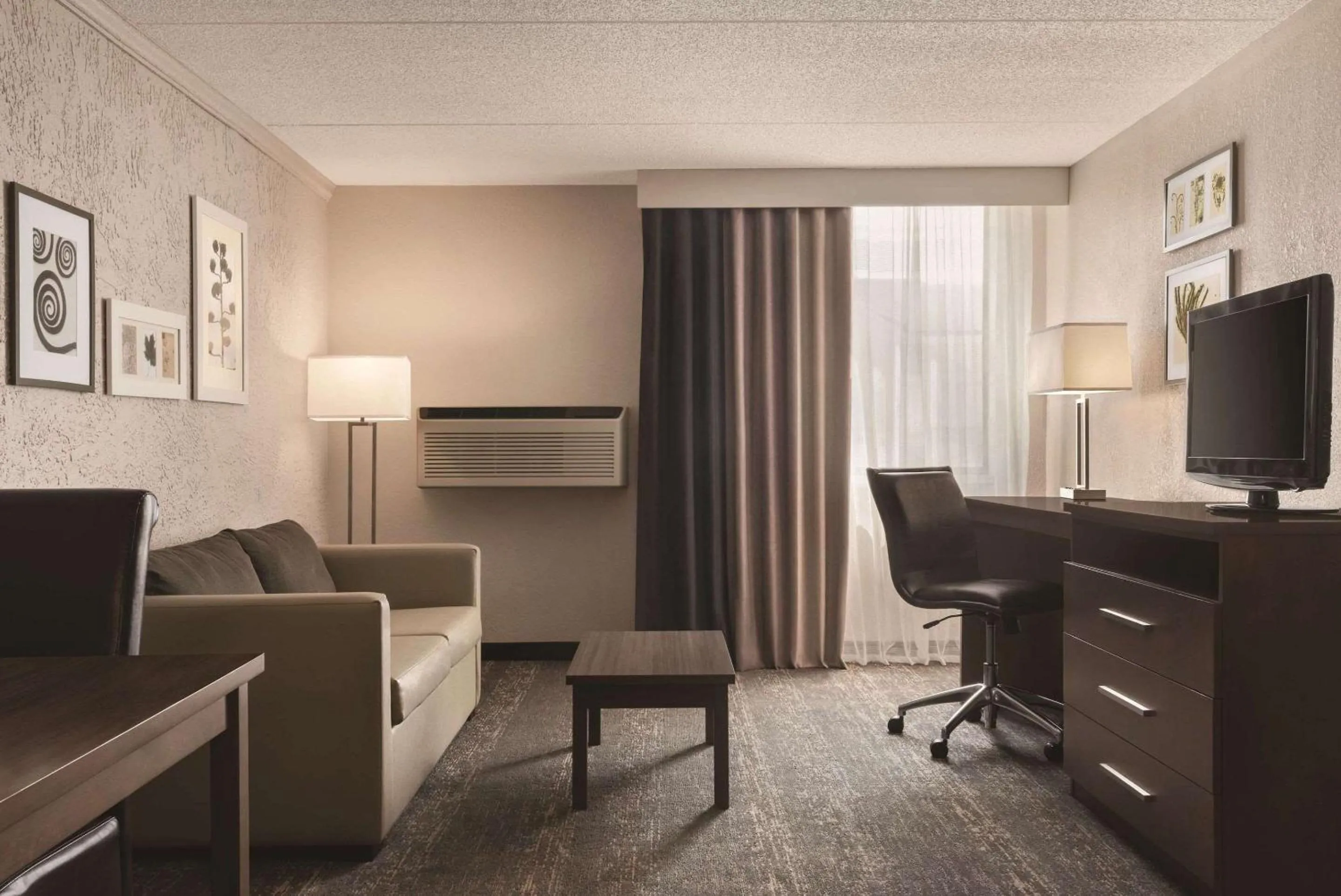 Bedroom in Country Inn & Suites by Radisson, Mt Pleasant-Racine West, WI