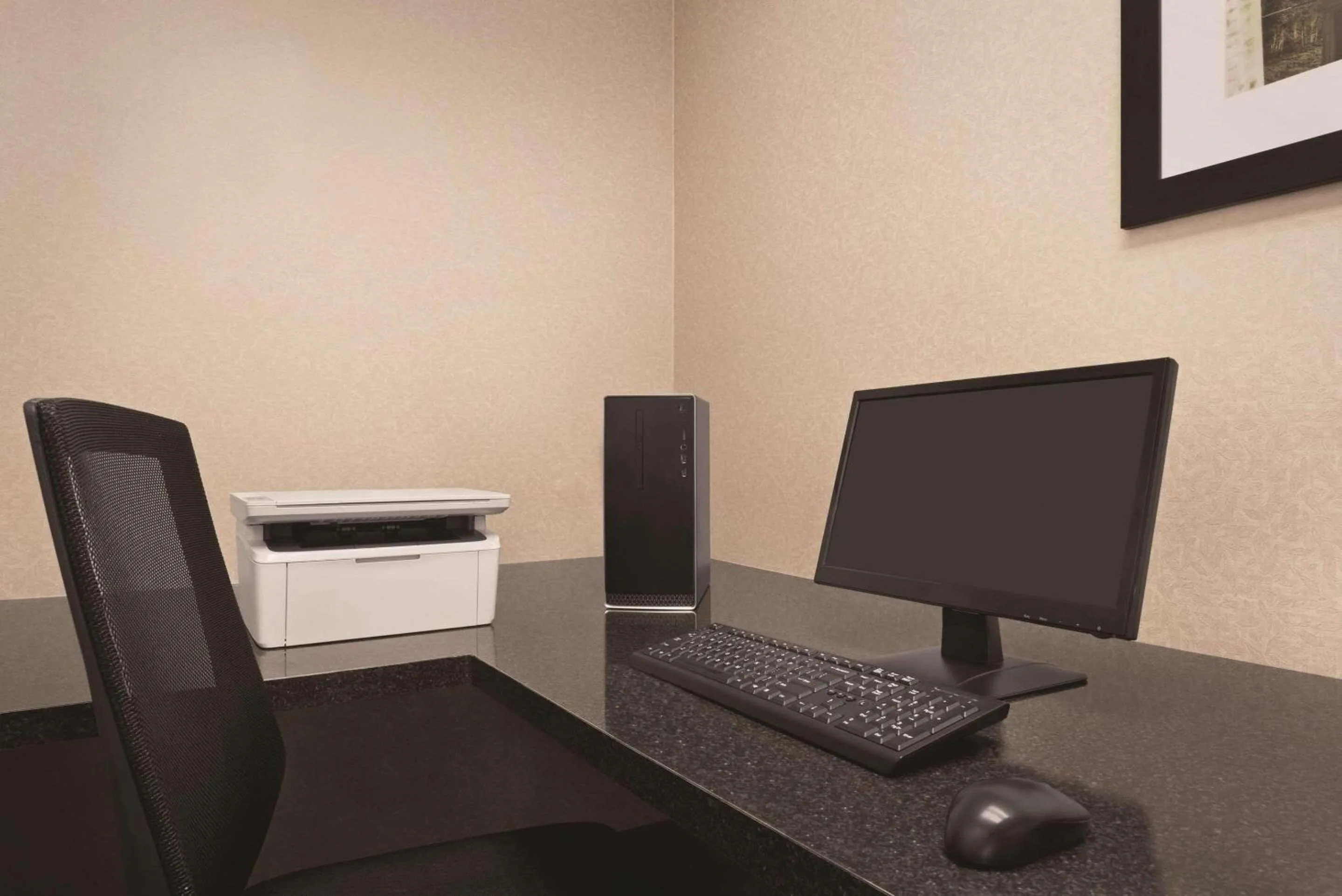 Business facilities in Country Inn & Suites by Radisson, Mt Pleasant-Racine West, WI