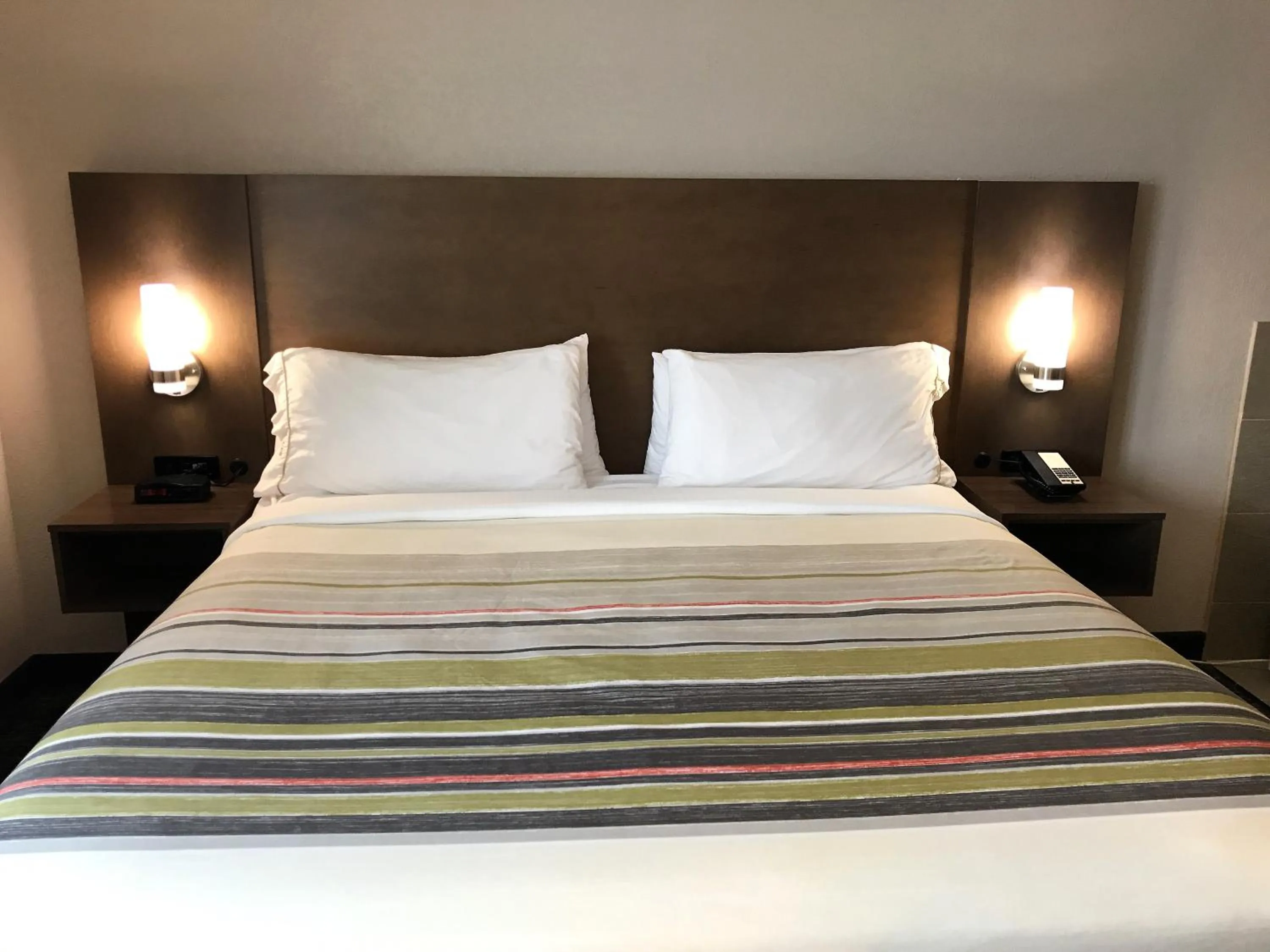 Bedroom, Bed in Country Inn & Suites by Radisson, Mt Pleasant-Racine West, WI