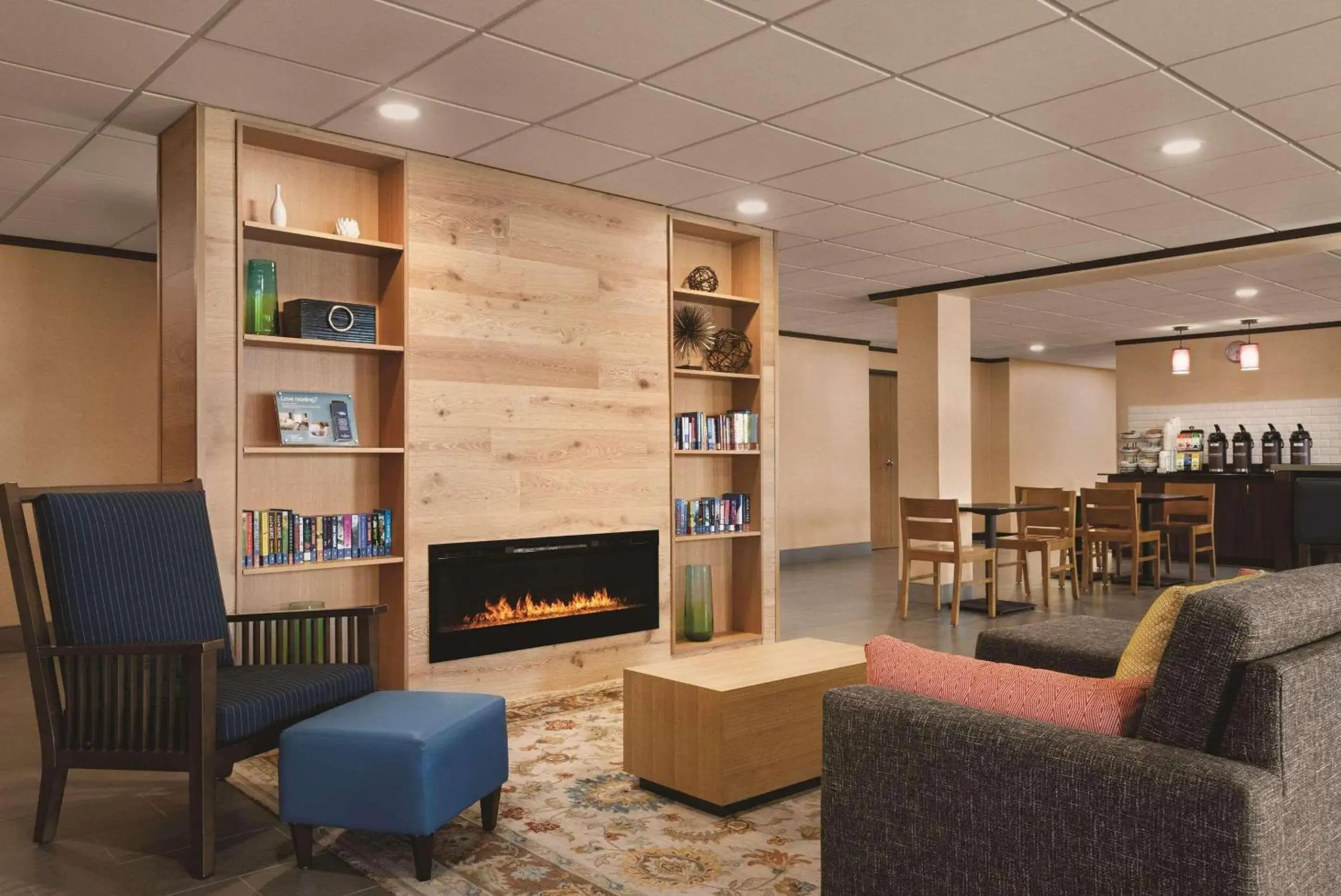 Lobby or reception in Country Inn & Suites by Radisson, Mt Pleasant-Racine West, WI Lobby or reception in Country Inn & Suites by Radisson, Mt Pleasant-Racine West, WI