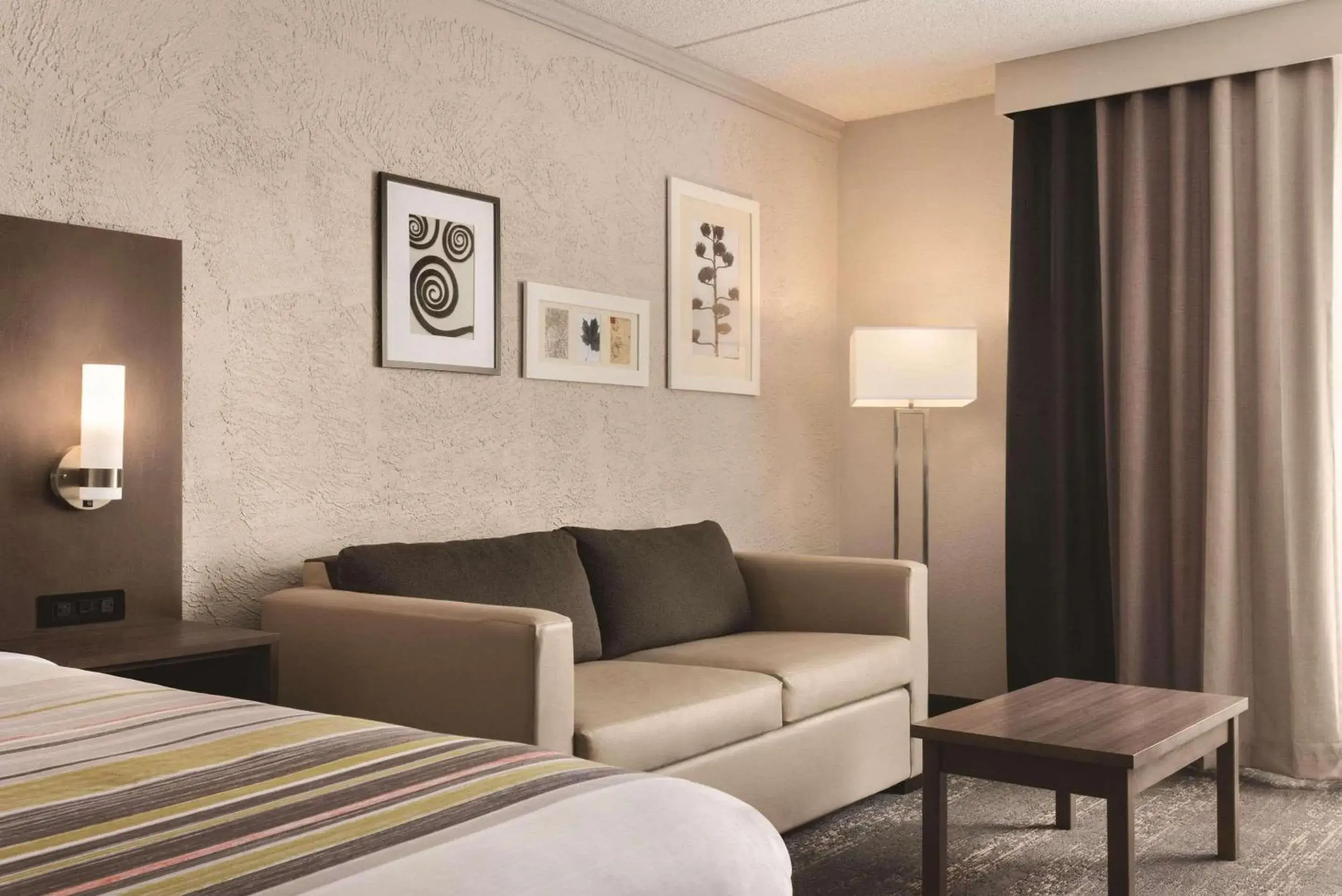 Bedroom, Bed in Country Inn & Suites by Radisson, Mt Pleasant-Racine West, WI Bedroom, Bed in Country Inn & Suites by Radisson, Mt Pleasant-Racine West, WI