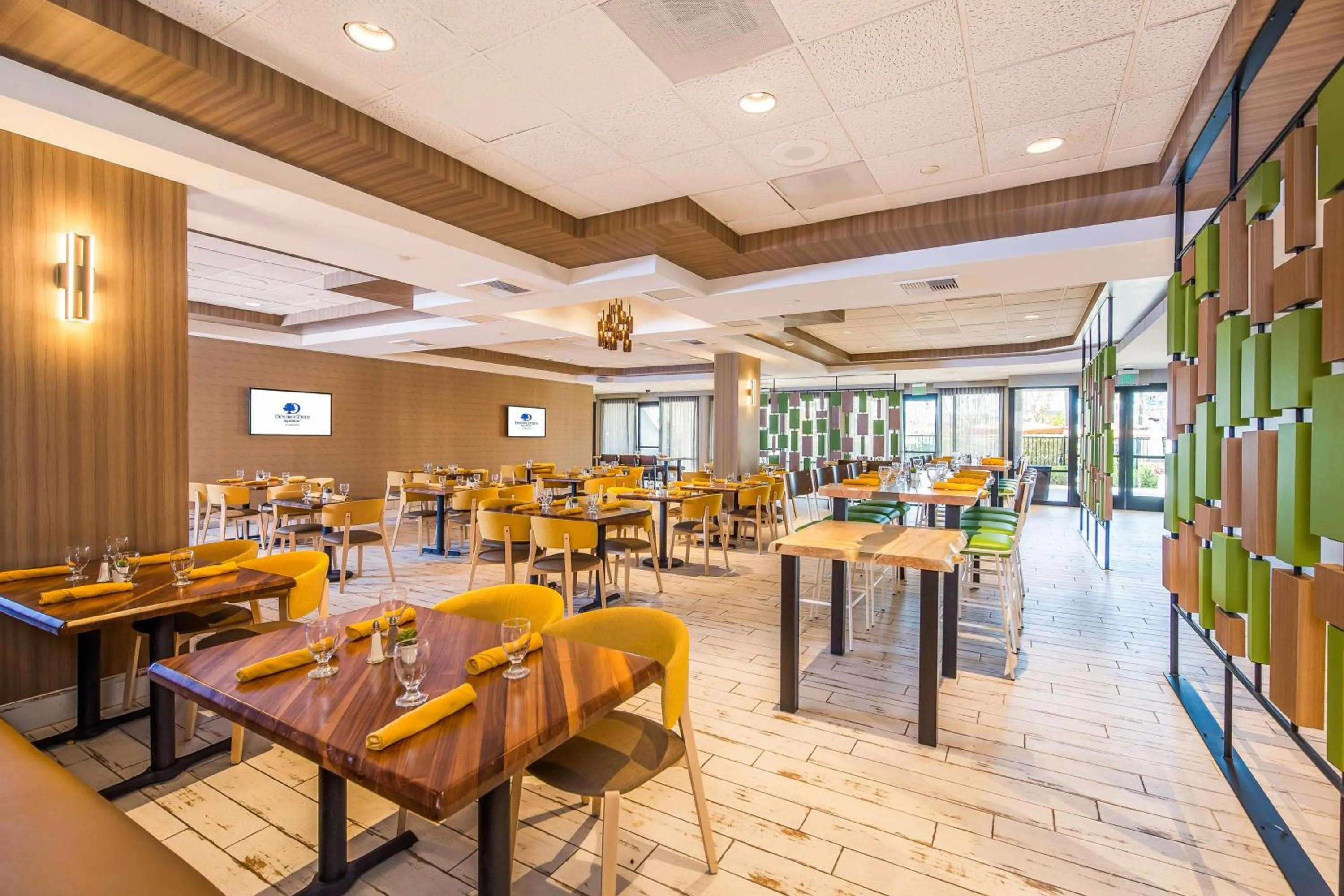 Restaurant/places to eat in DoubleTree by Hilton Carson