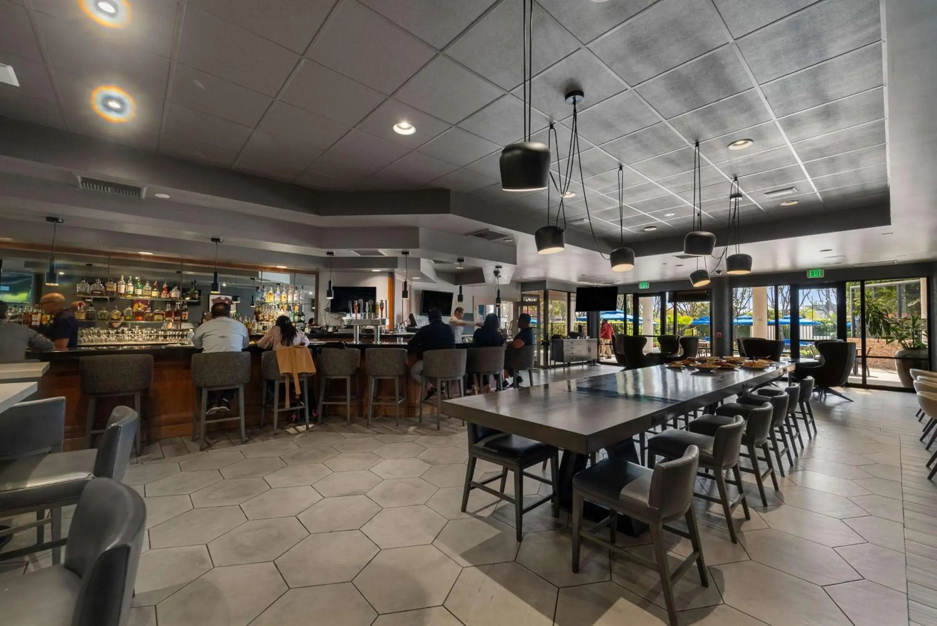 Lounge or bar in DoubleTree by Hilton Carson Lounge or bar in DoubleTree by Hilton Carson