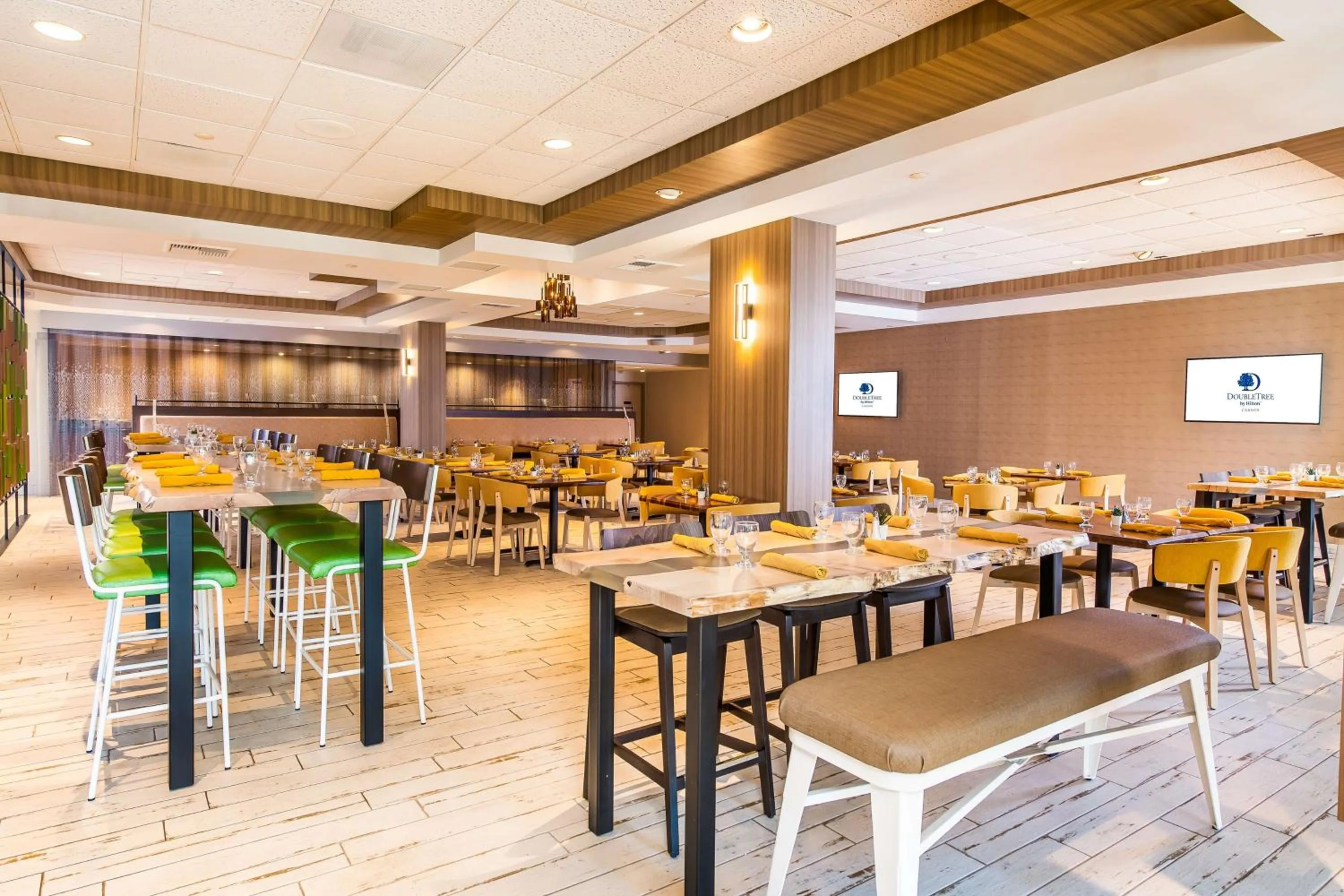 Restaurant/places to eat in DoubleTree by Hilton Carson