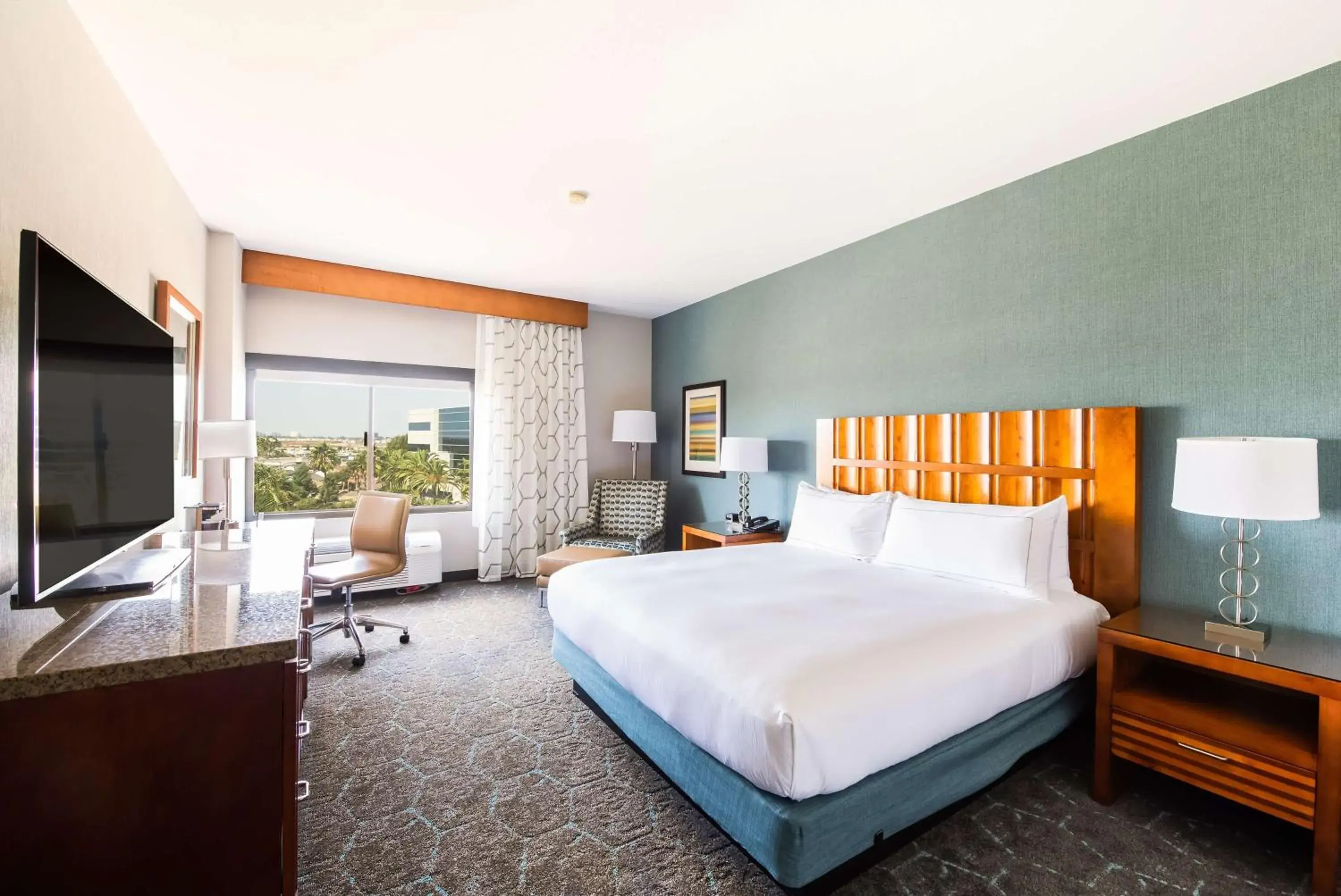 King Room - Hearing Access in DoubleTree by Hilton Carson King Room - Hearing Access in DoubleTree by Hilton Carson