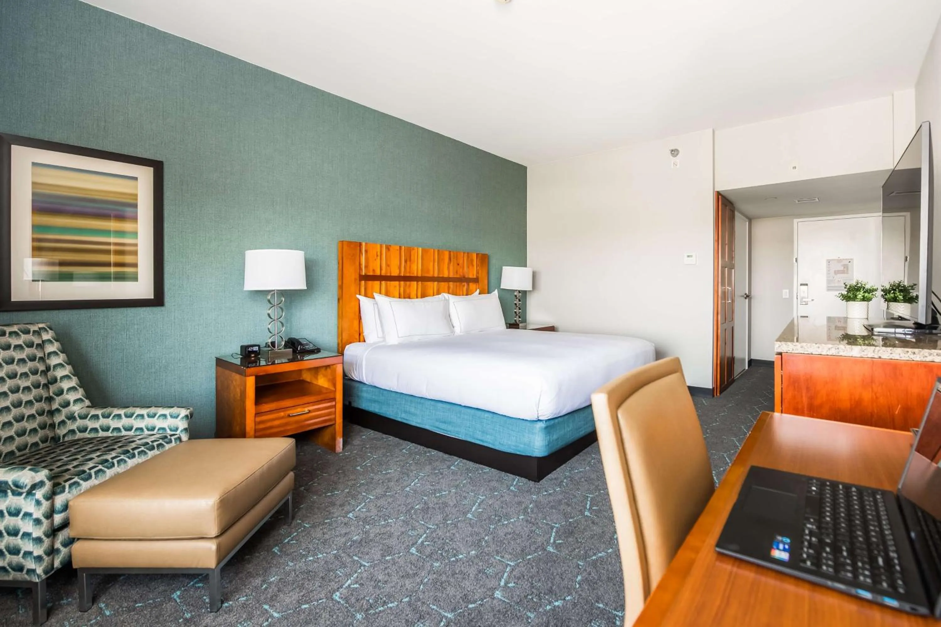 Bed in DoubleTree by Hilton Carson