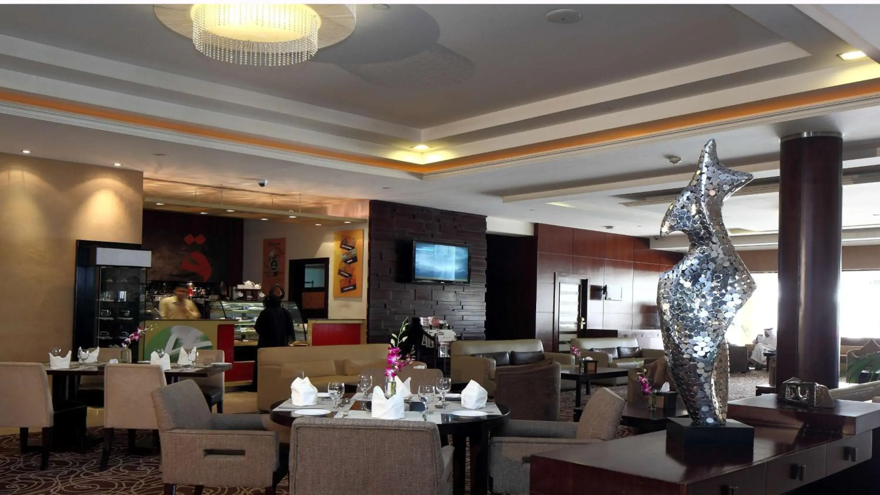 Lounge or bar in Holiday Inn Al Khobar - Corniche by IHG Lounge or bar in Holiday Inn Al Khobar - Corniche by IHG