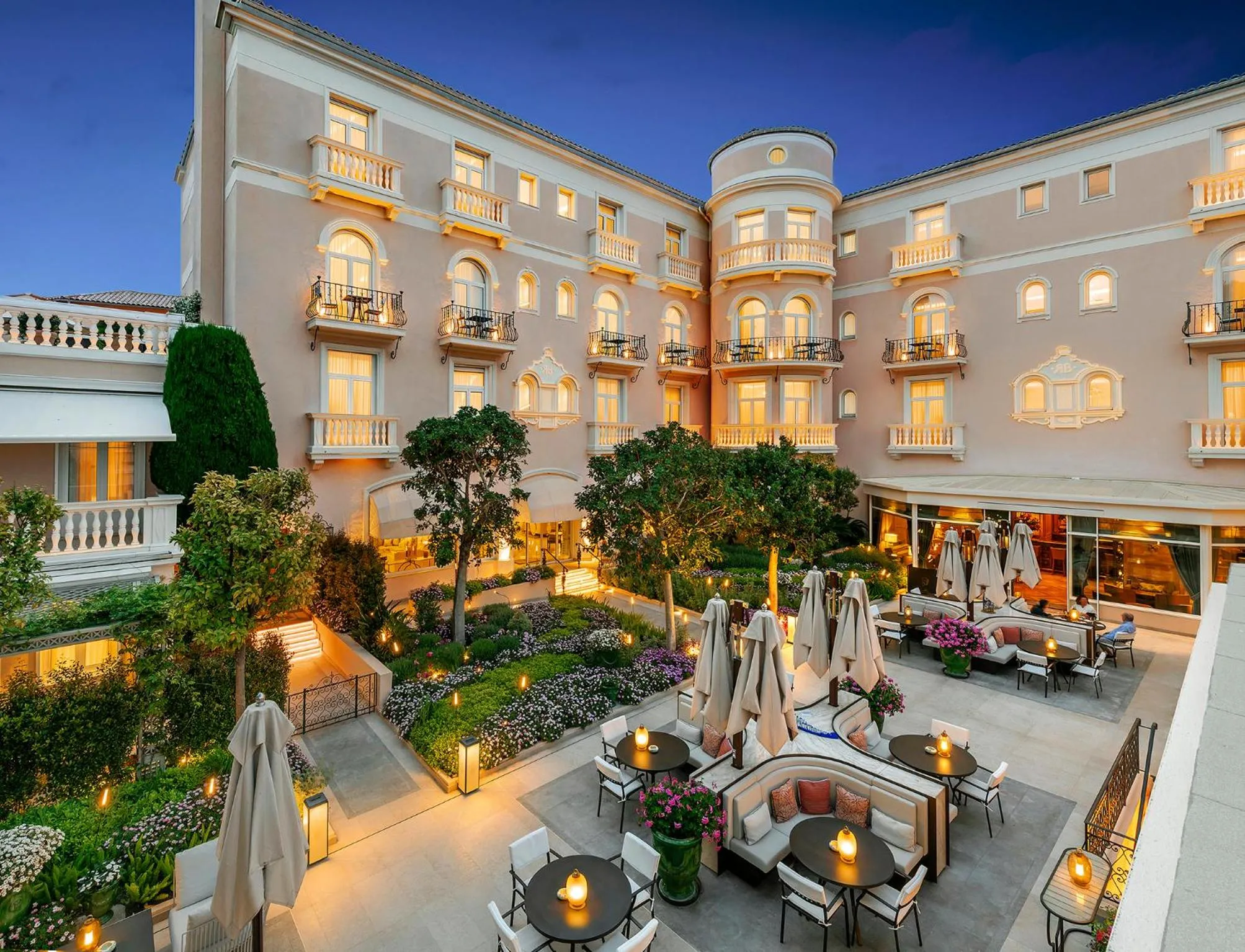 Property building in La Réserve de Beaulieu