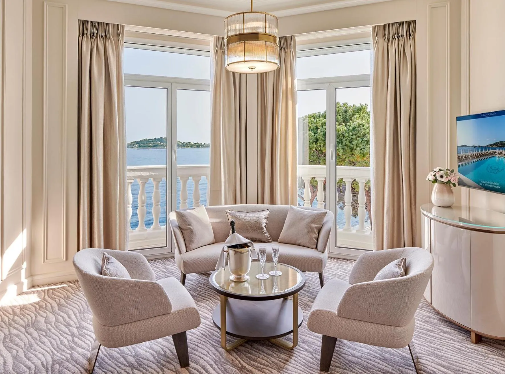 Natural landscape in La Réserve de Beaulieu