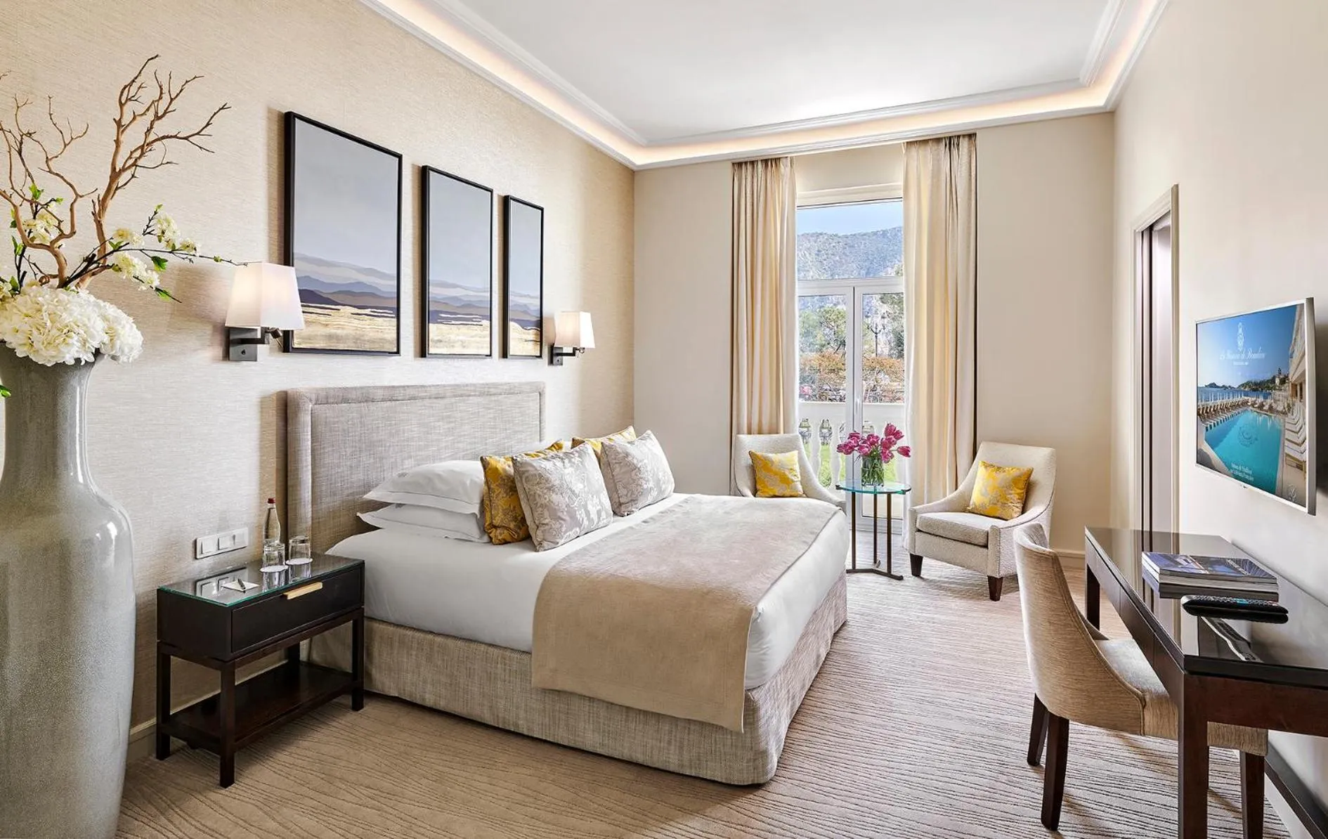 Bed in La Réserve de Beaulieu