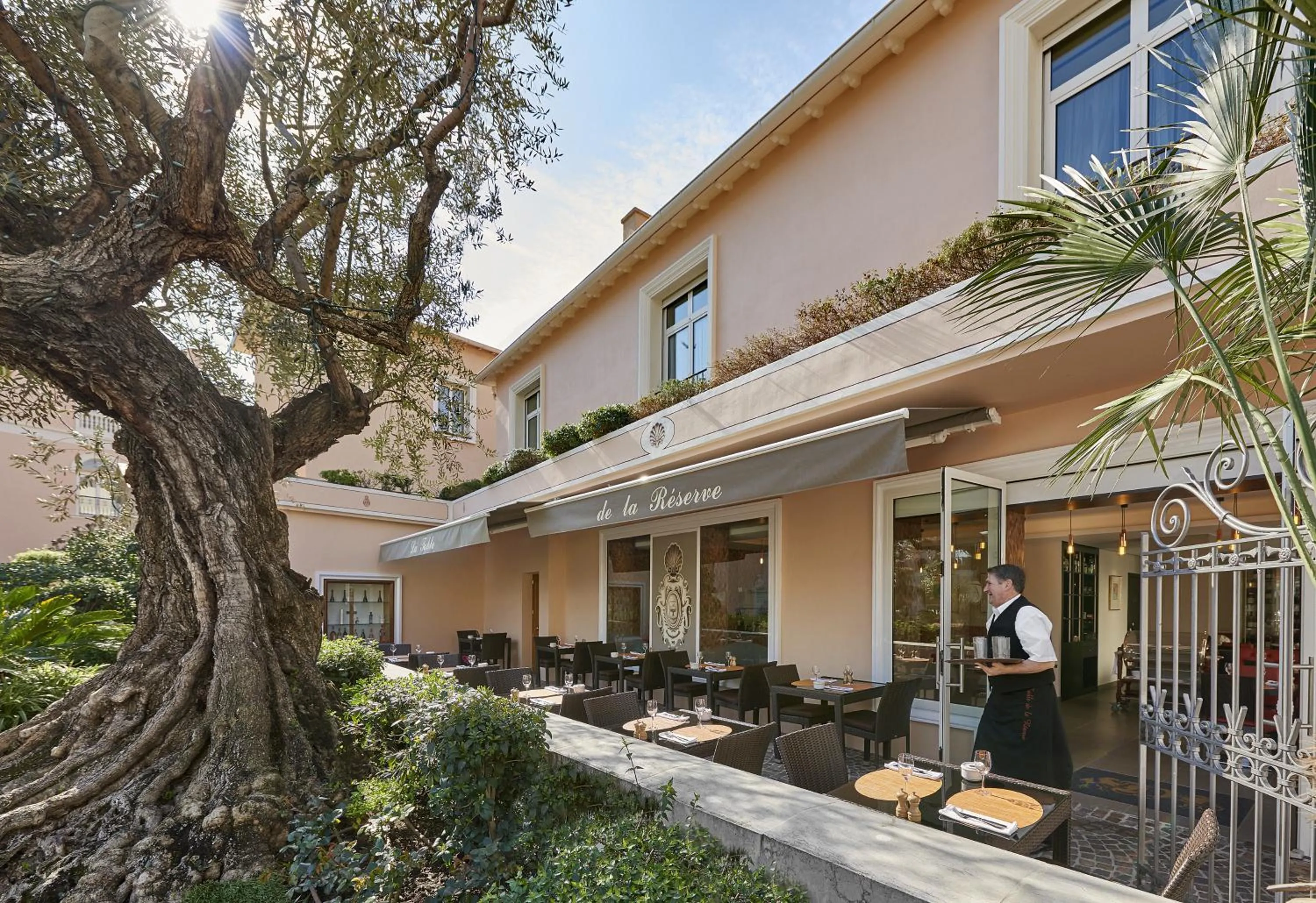Patio in La Réserve de Beaulieu