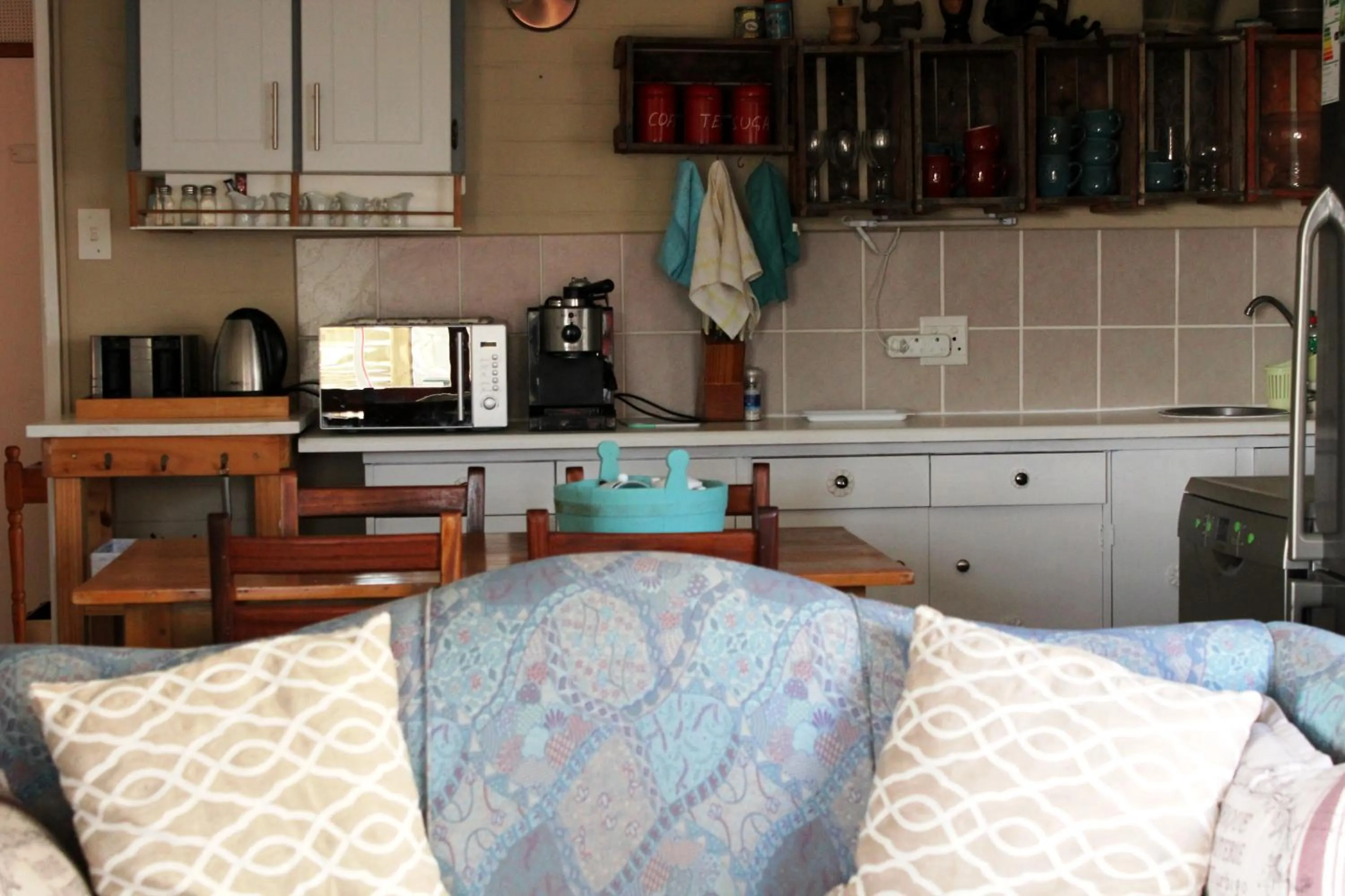 Communal kitchen in The-Ark B&B