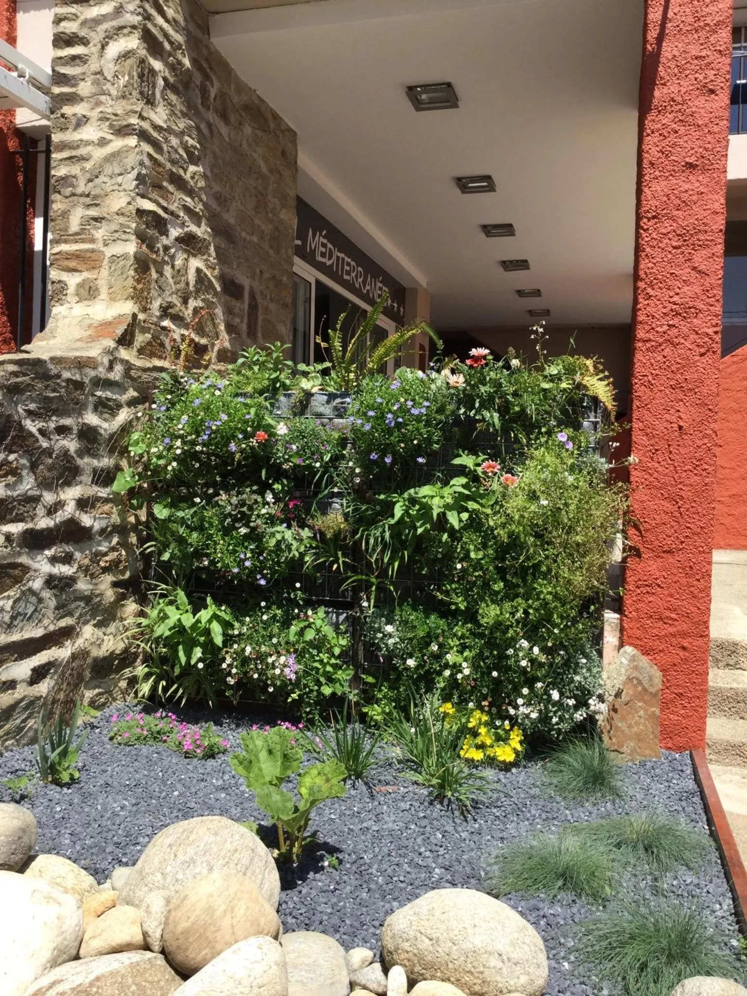 Day in Hotel Méditerranée