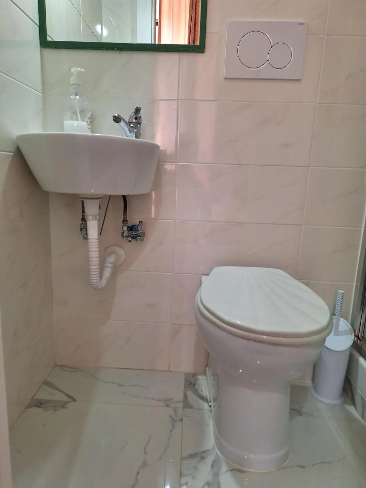 Shower in Casa Fanti 57