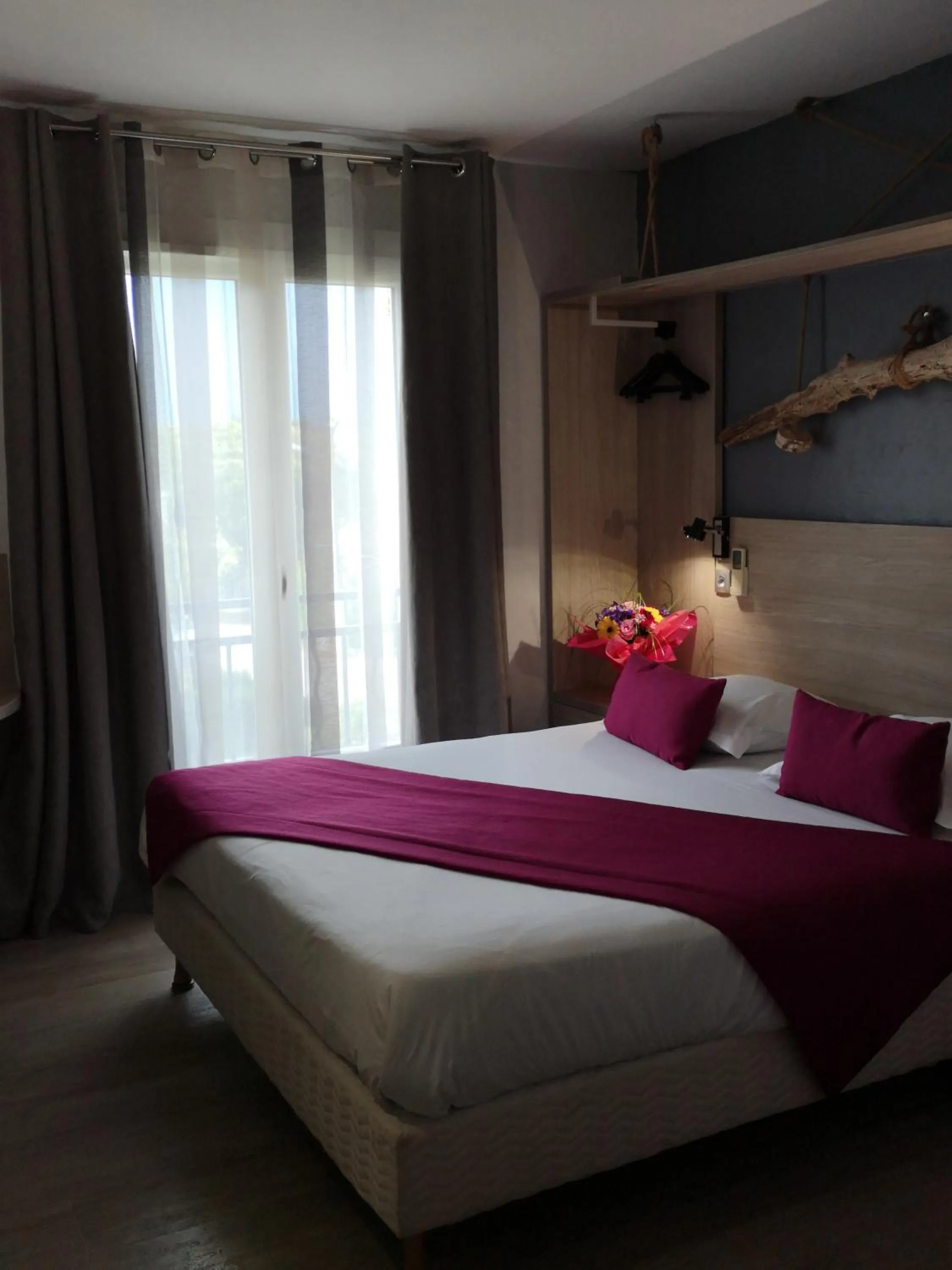 Bedroom, Bed in Atoll Hotel restaurant