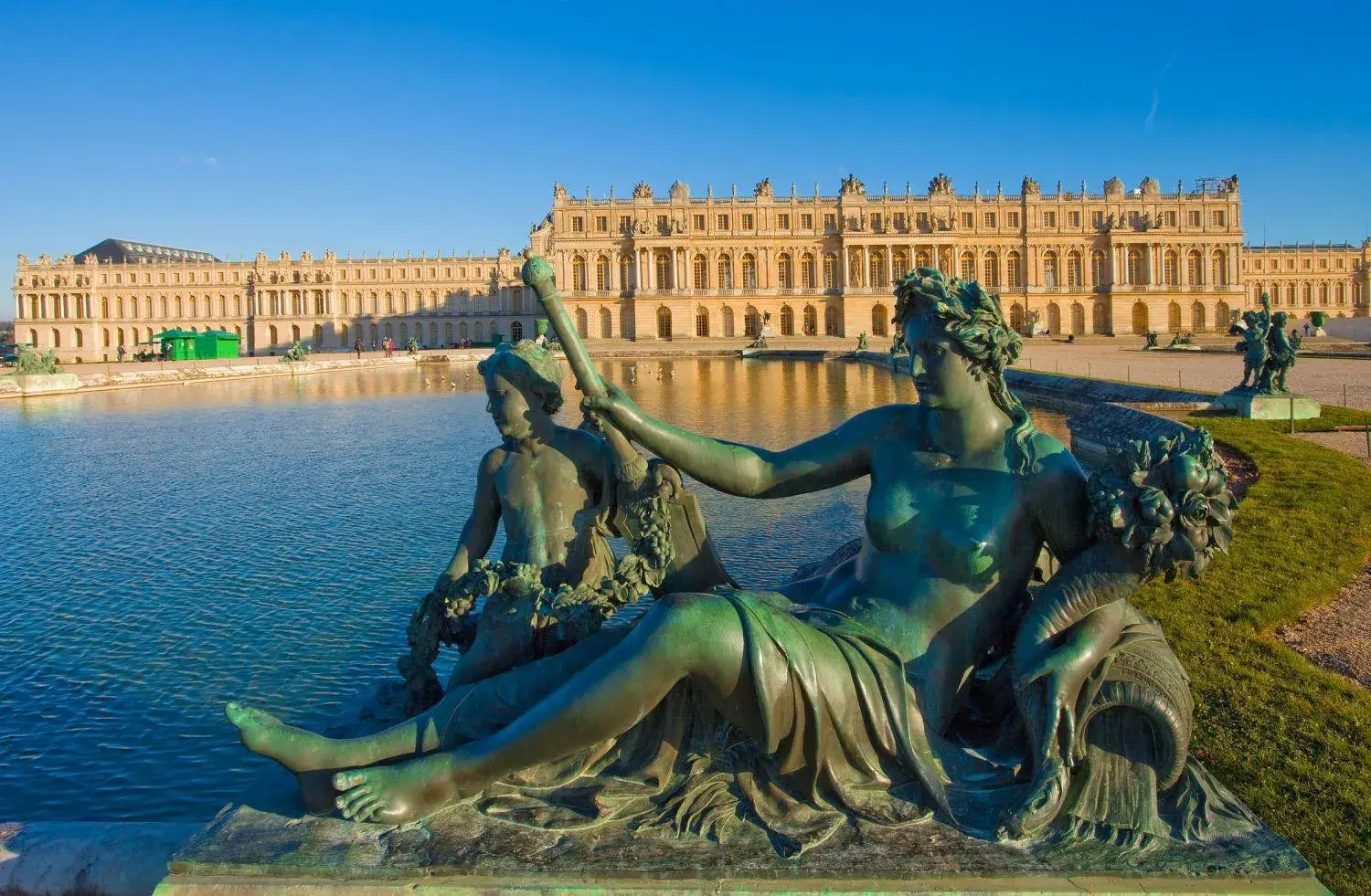 Nearby landmark in Aerotel Versailles Saint Cyr - L'étape du Silence