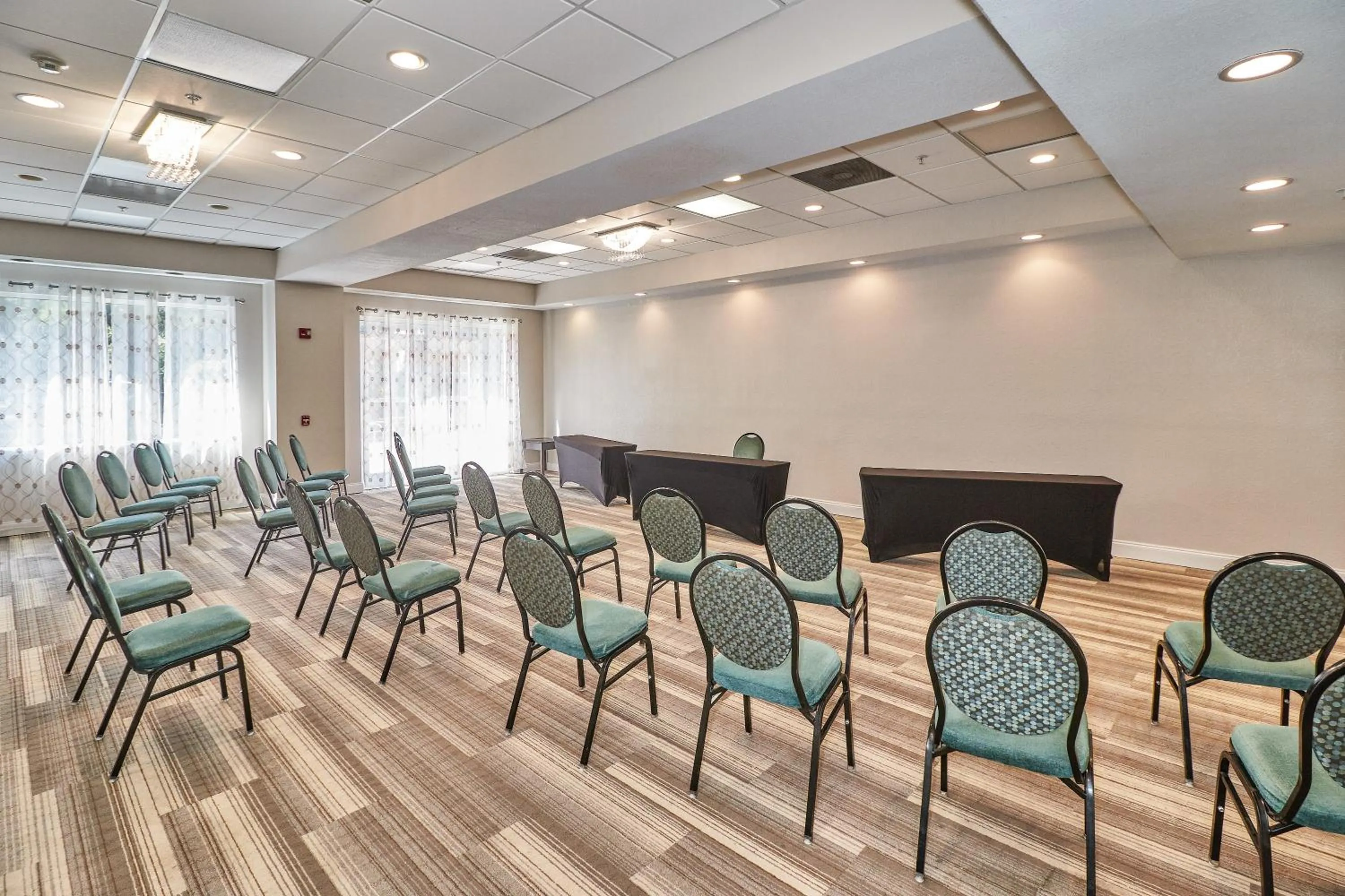 Meeting/conference room in Holiday Inn Express Hotel & Suites Clearwater US 19 North by IHG