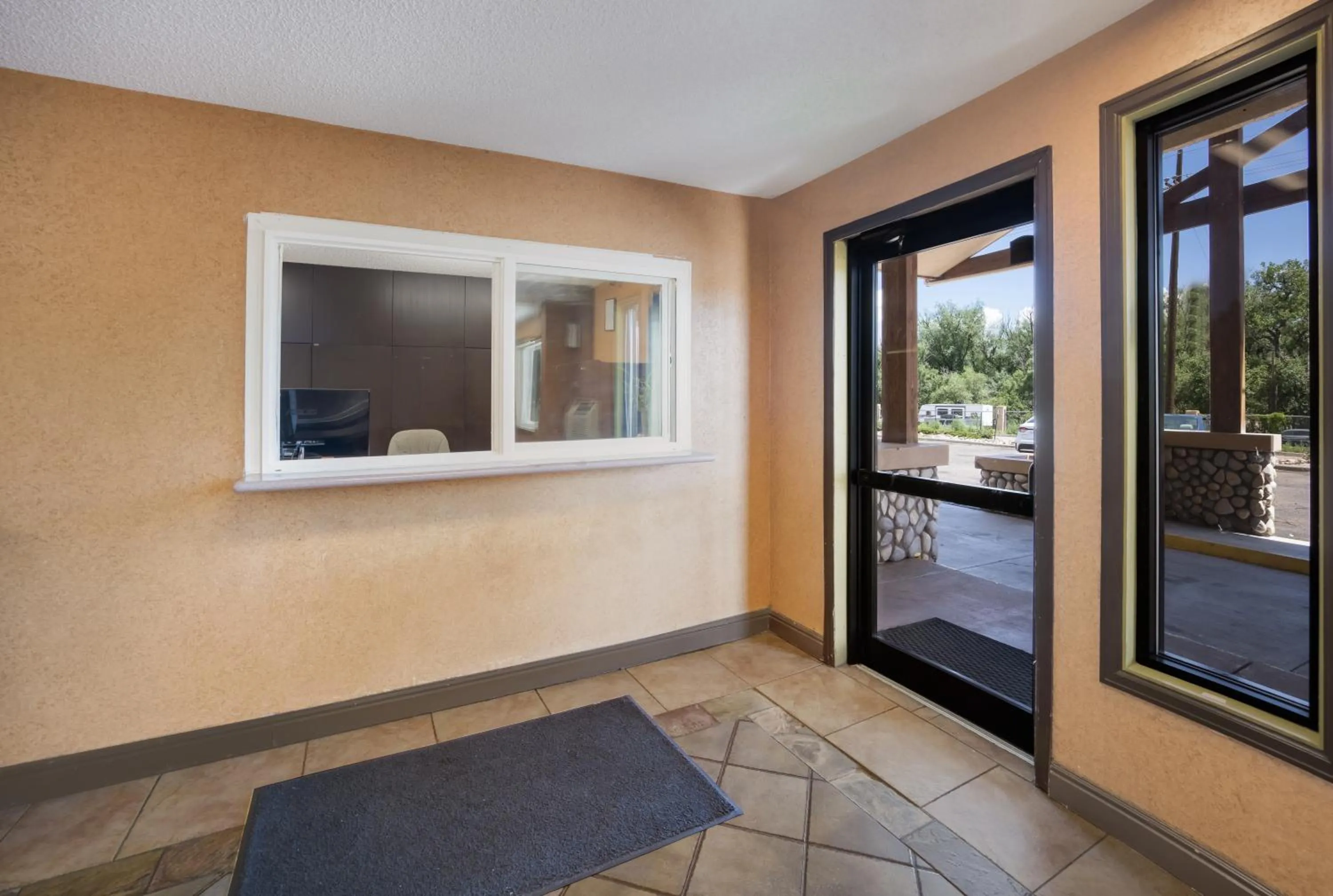 Lobby or reception in Rodeway Inn