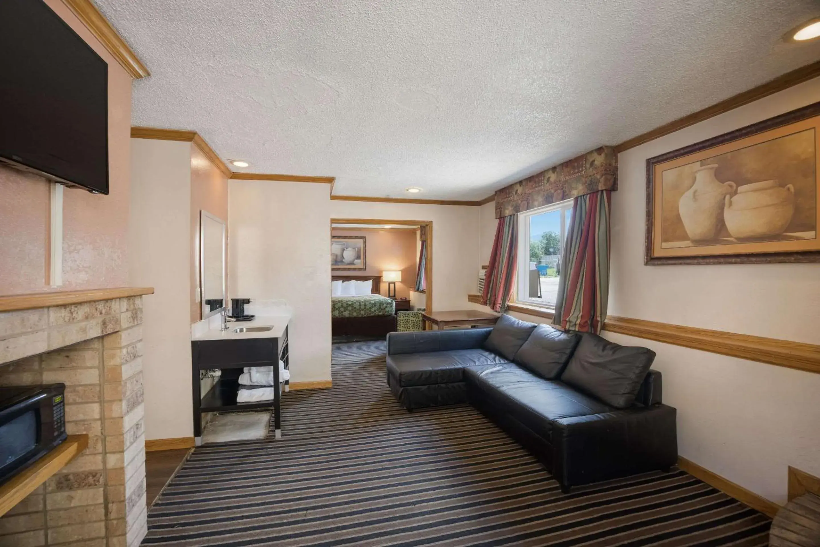 Bedroom in Rodeway Inn Bedroom in Rodeway Inn