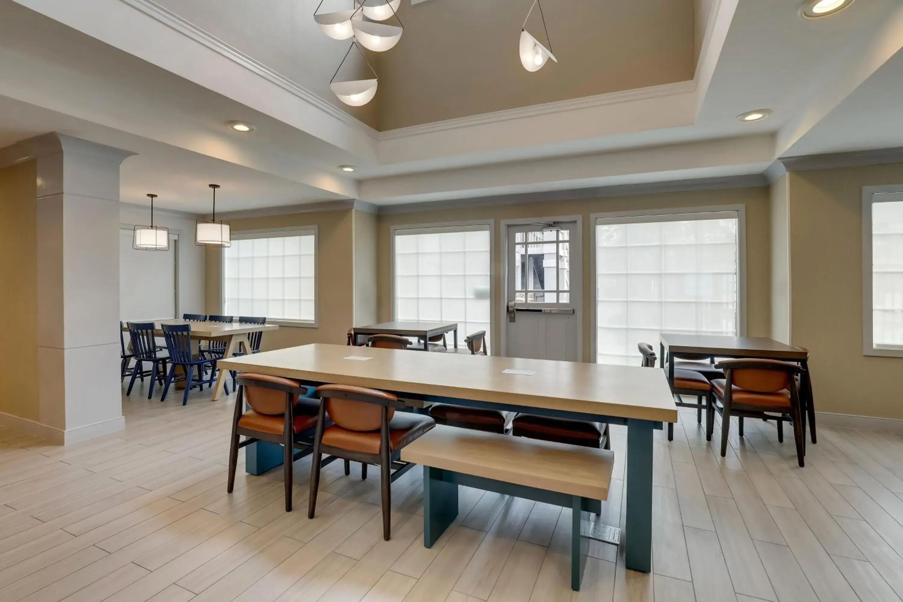 Lobby or reception in Sonesta ES Suites San Jose - Airport Lobby or reception in Sonesta ES Suites San Jose - Airport