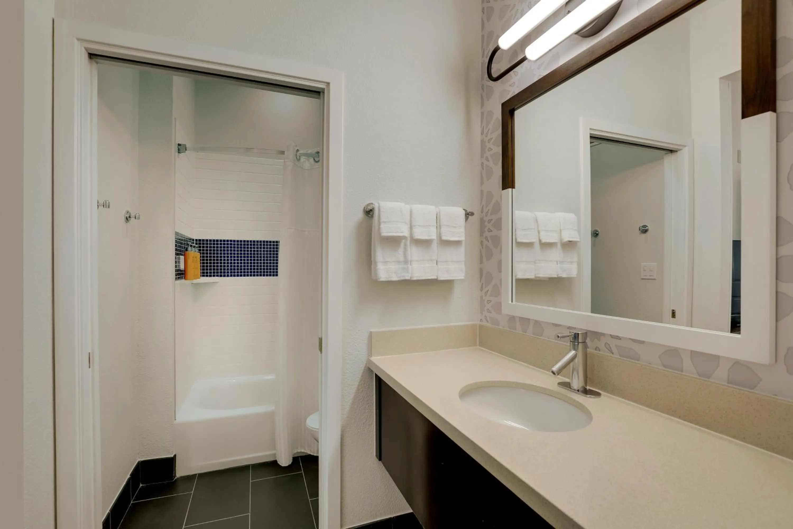 Bathroom in Sonesta ES Suites San Jose - Airport