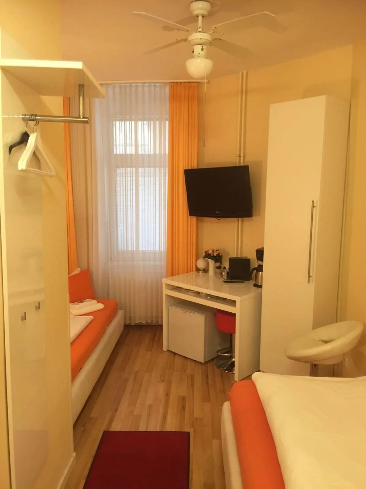 Bed in City Guesthouse Pension Berlin