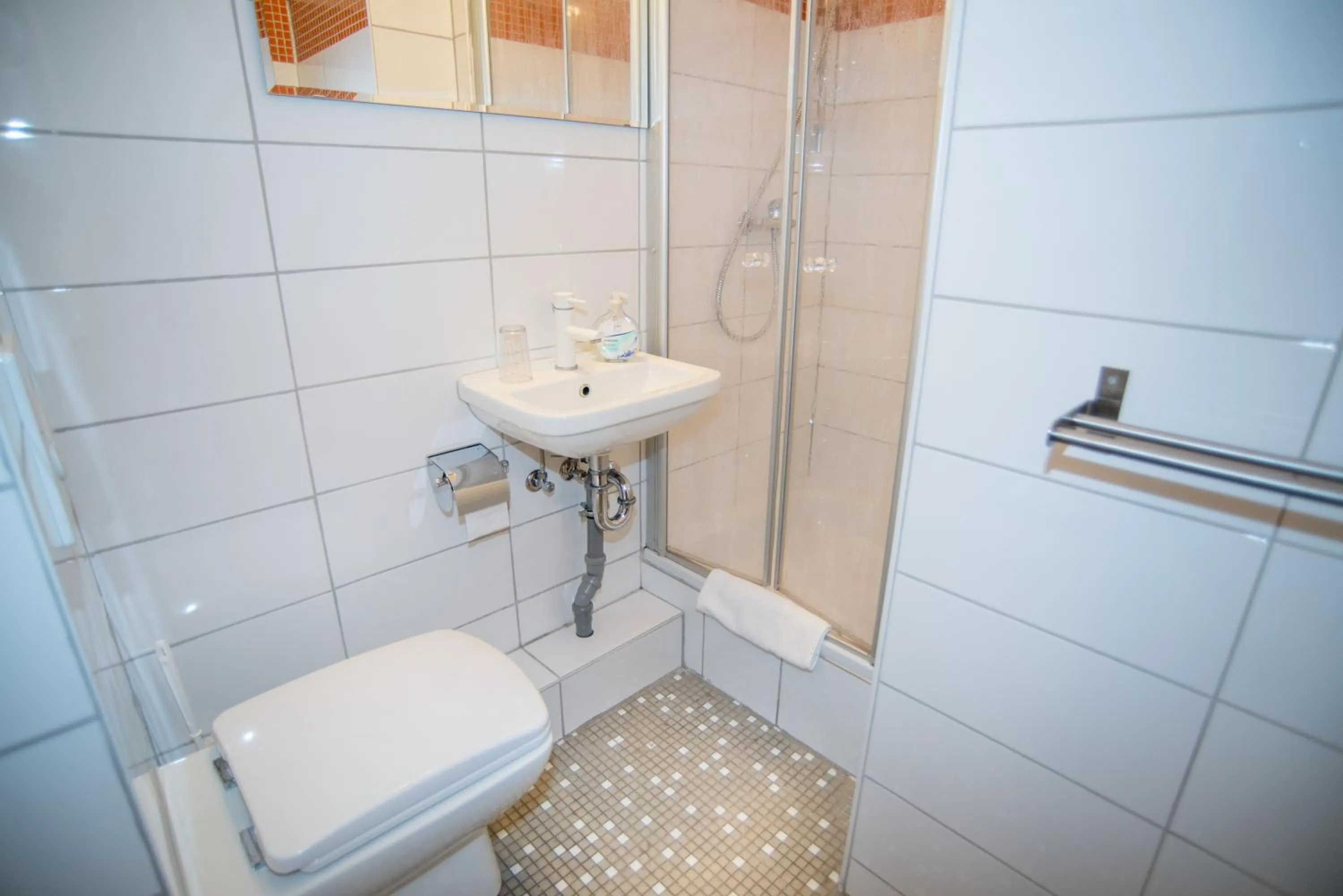 Bathroom in City Guesthouse Pension Berlin