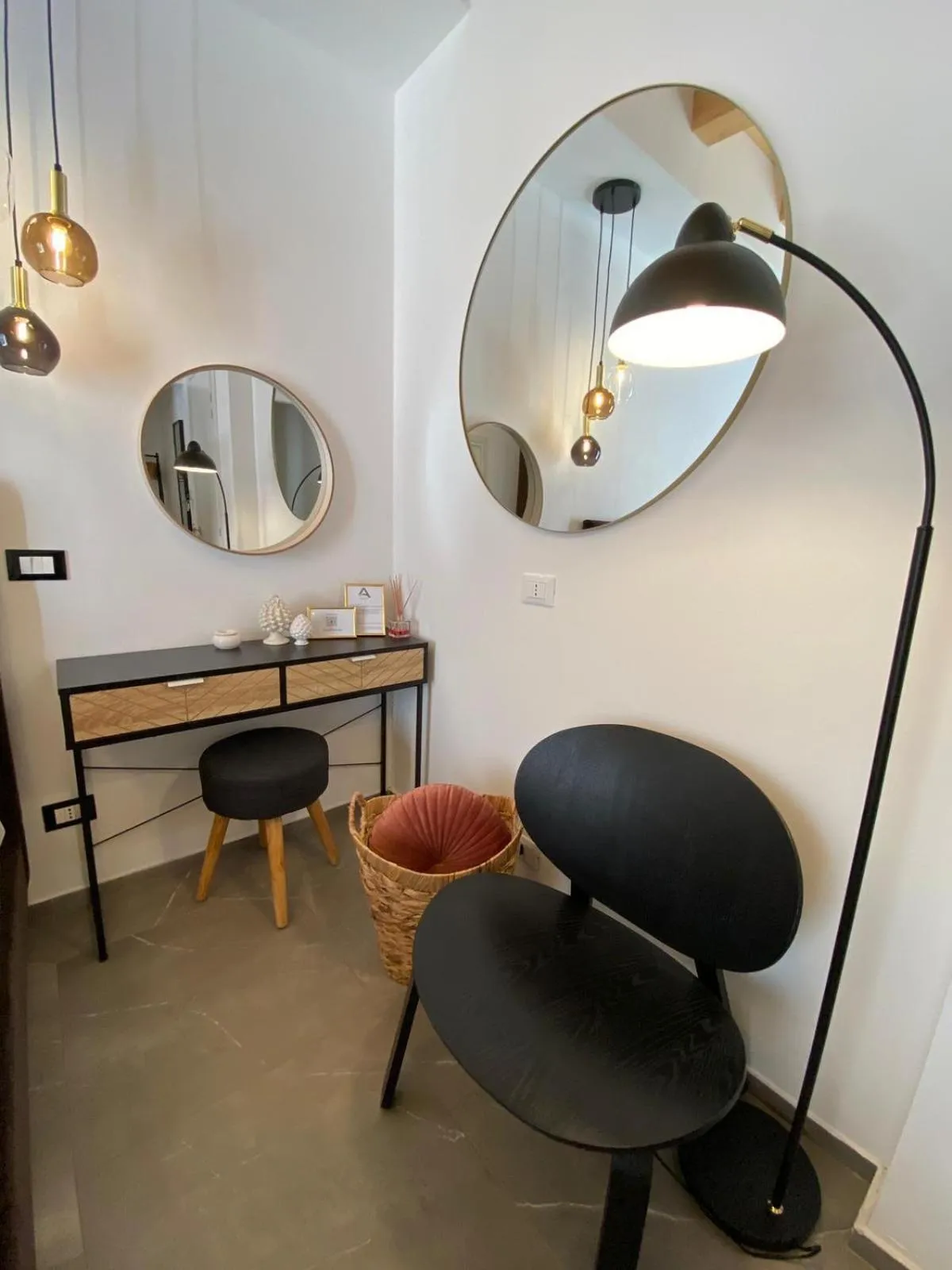 hair dresser in Atrium