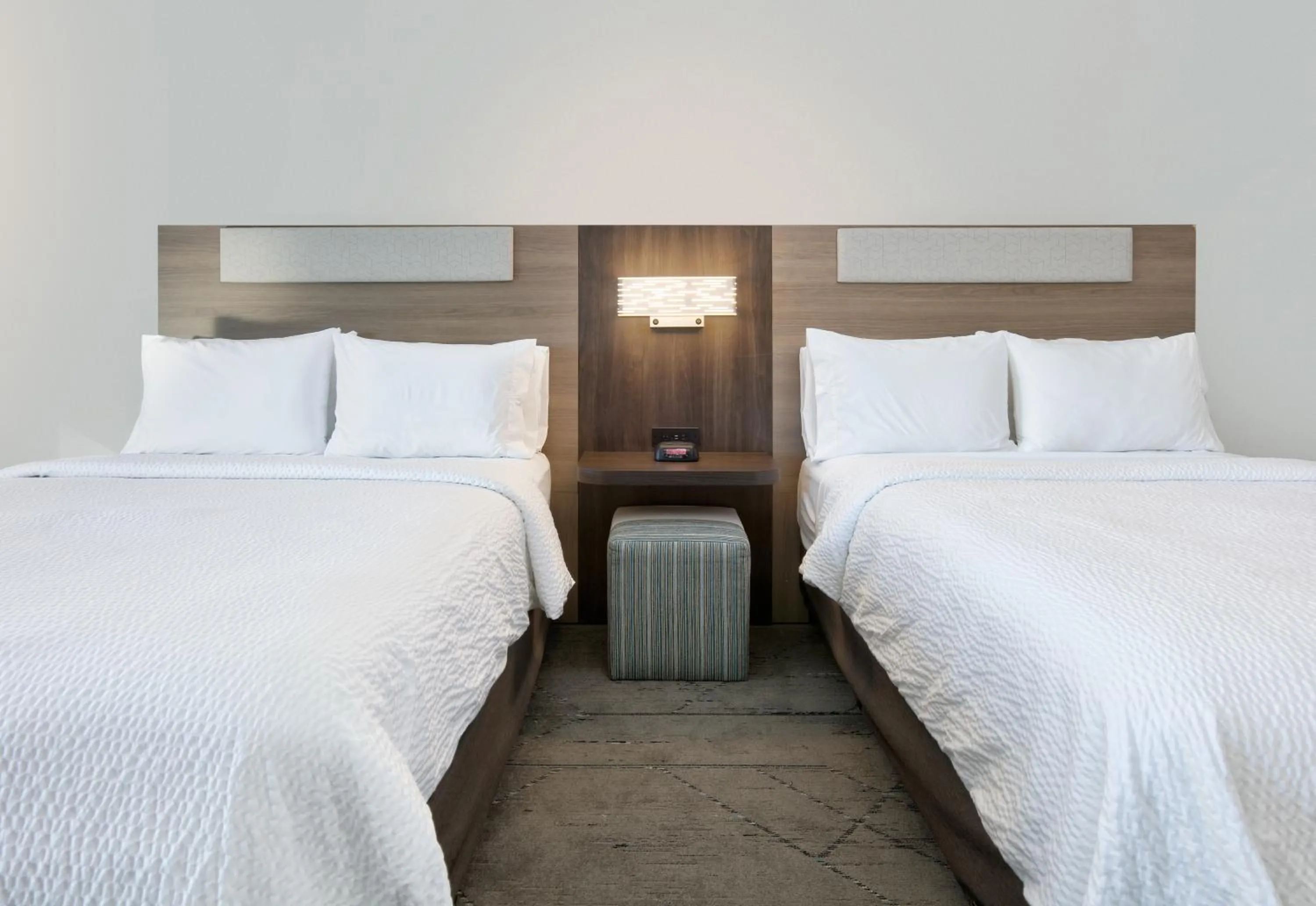 Bed in Holiday Inn Express & Suites North Dallas at Preston by IHG