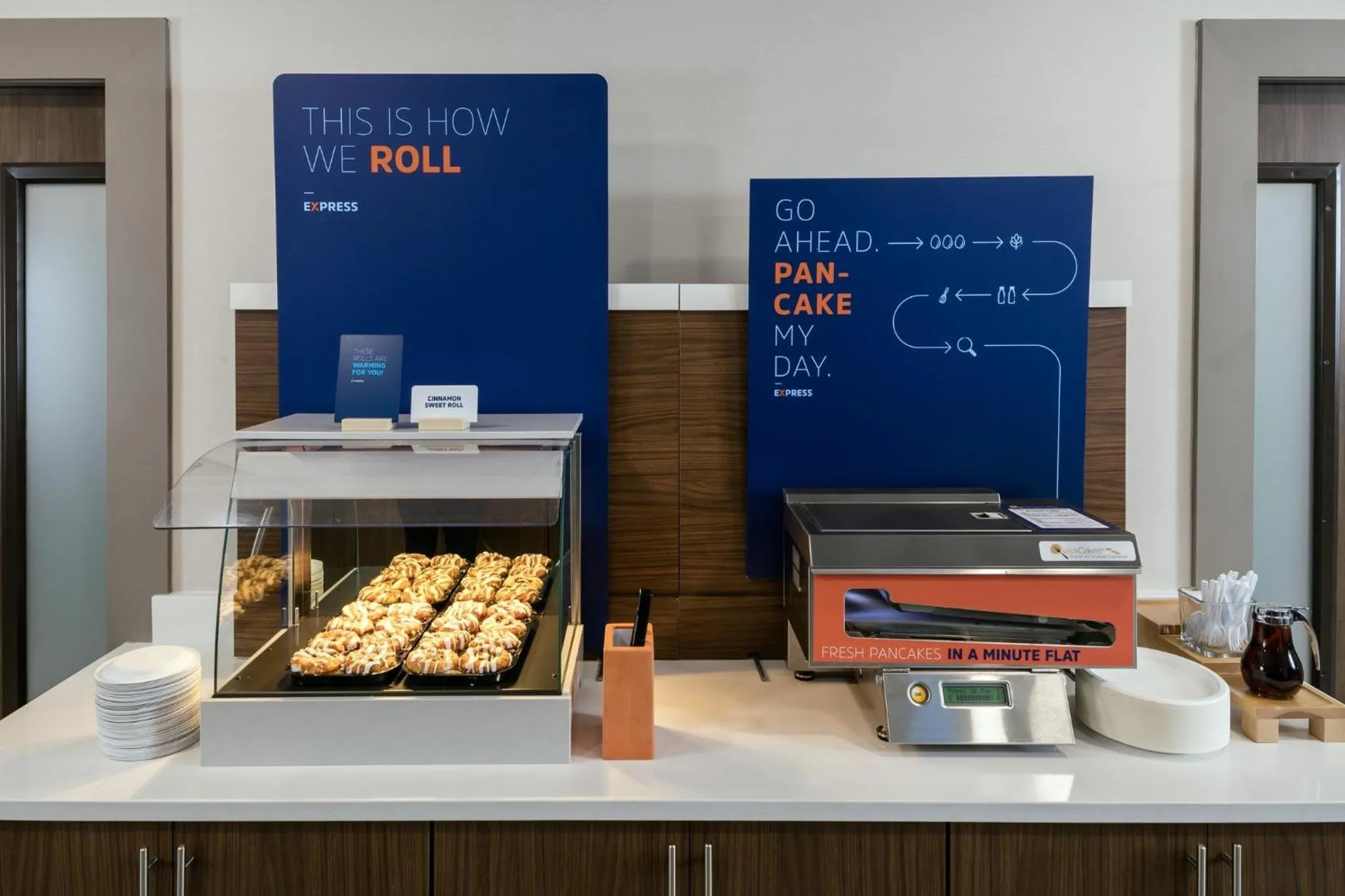 Breakfast in Holiday Inn Express Corvallis-On the River by IHG