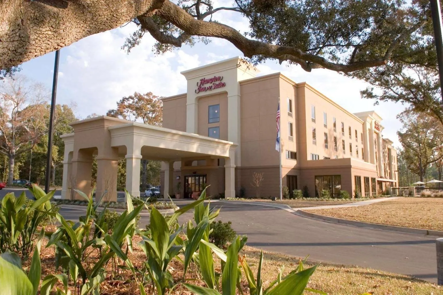 Property building in Hampton Inn & Suites Mobile Providence Park/Airport