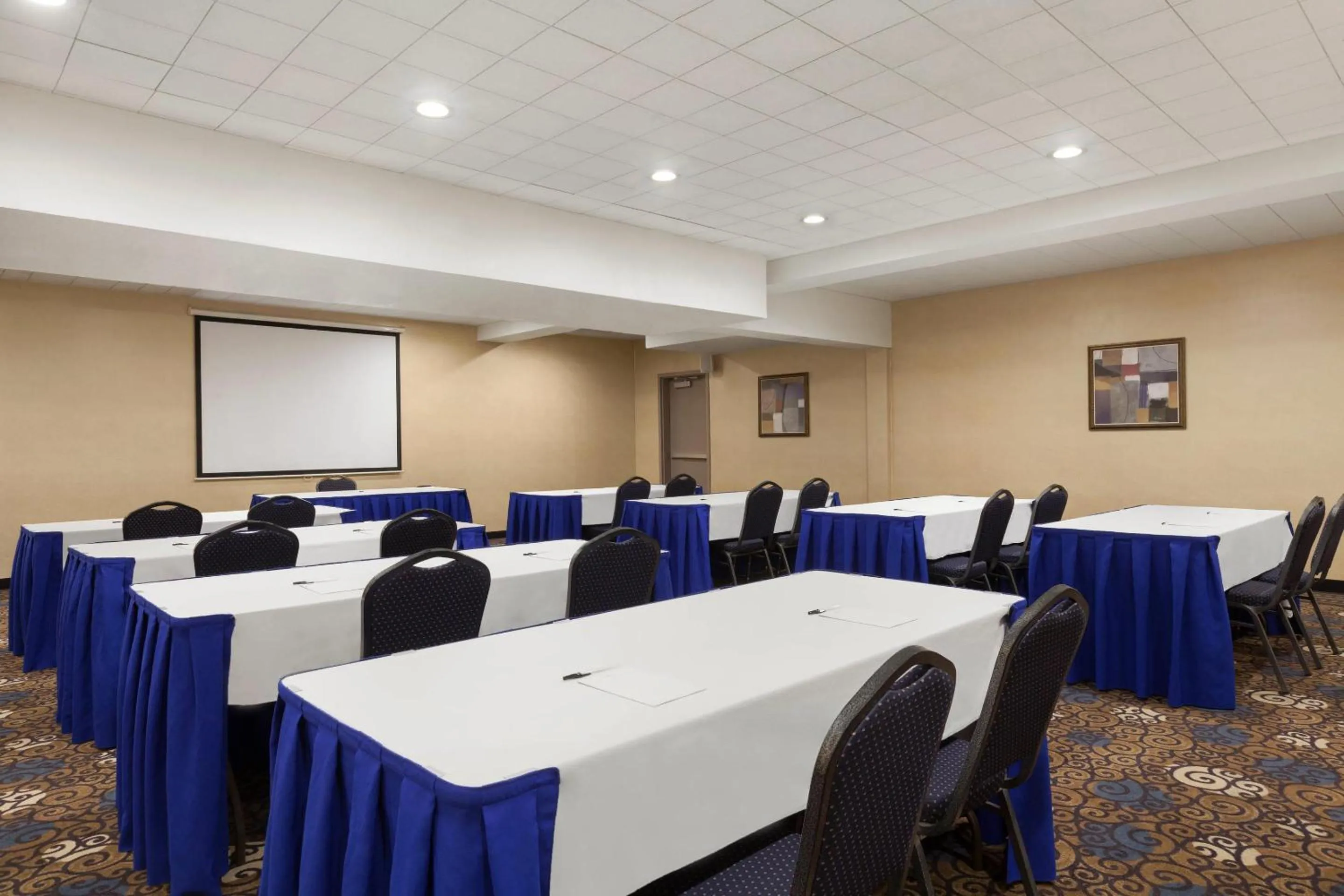 Meeting/conference room in Country Inn & Suites by Radisson, San Jose International Airport, CA