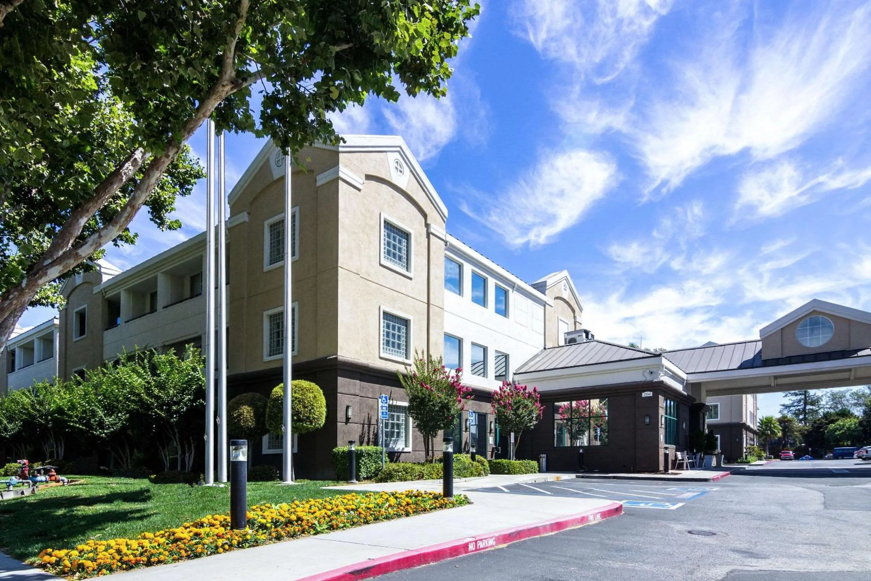 Property building in Country Inn & Suites by Radisson, San Jose International Airport, CA