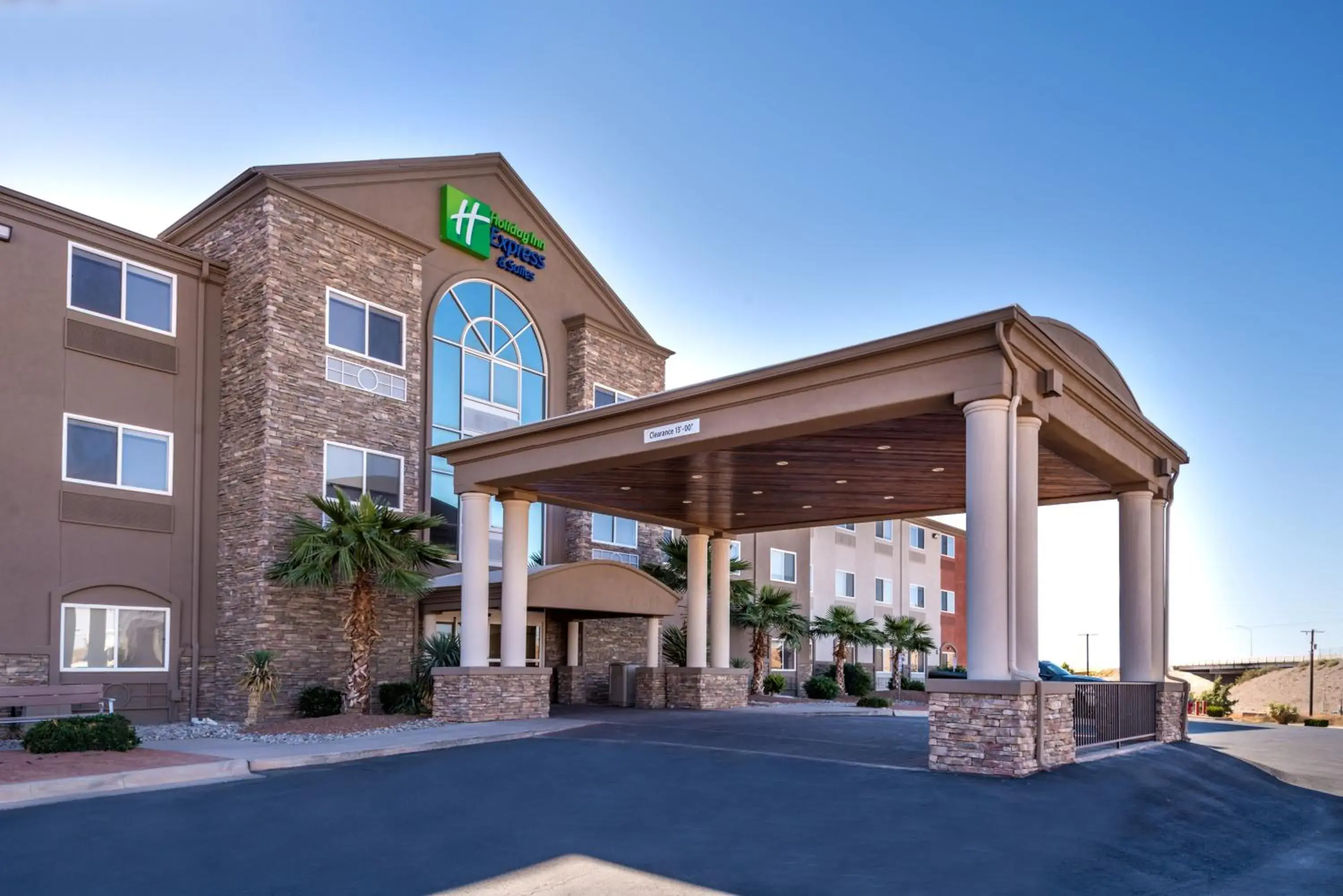 Property building in Holiday Inn Express & Suites Alamogordo Highway 54/70 by IHG Property building in Holiday Inn Express & Suites Alamogordo Highway 54/70 by IHG
