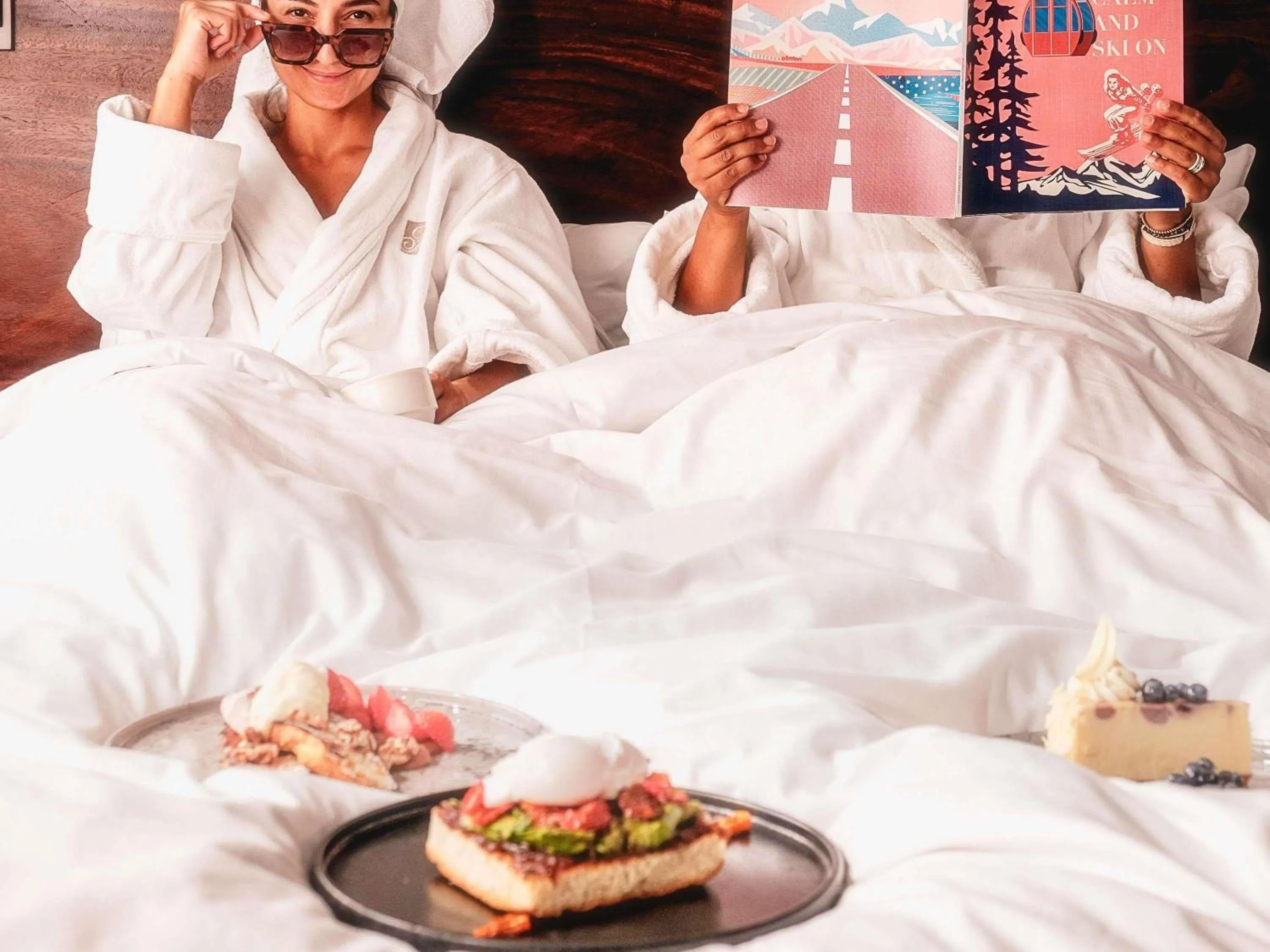 Bedroom, Bed in Fairmont Chateau Whistler