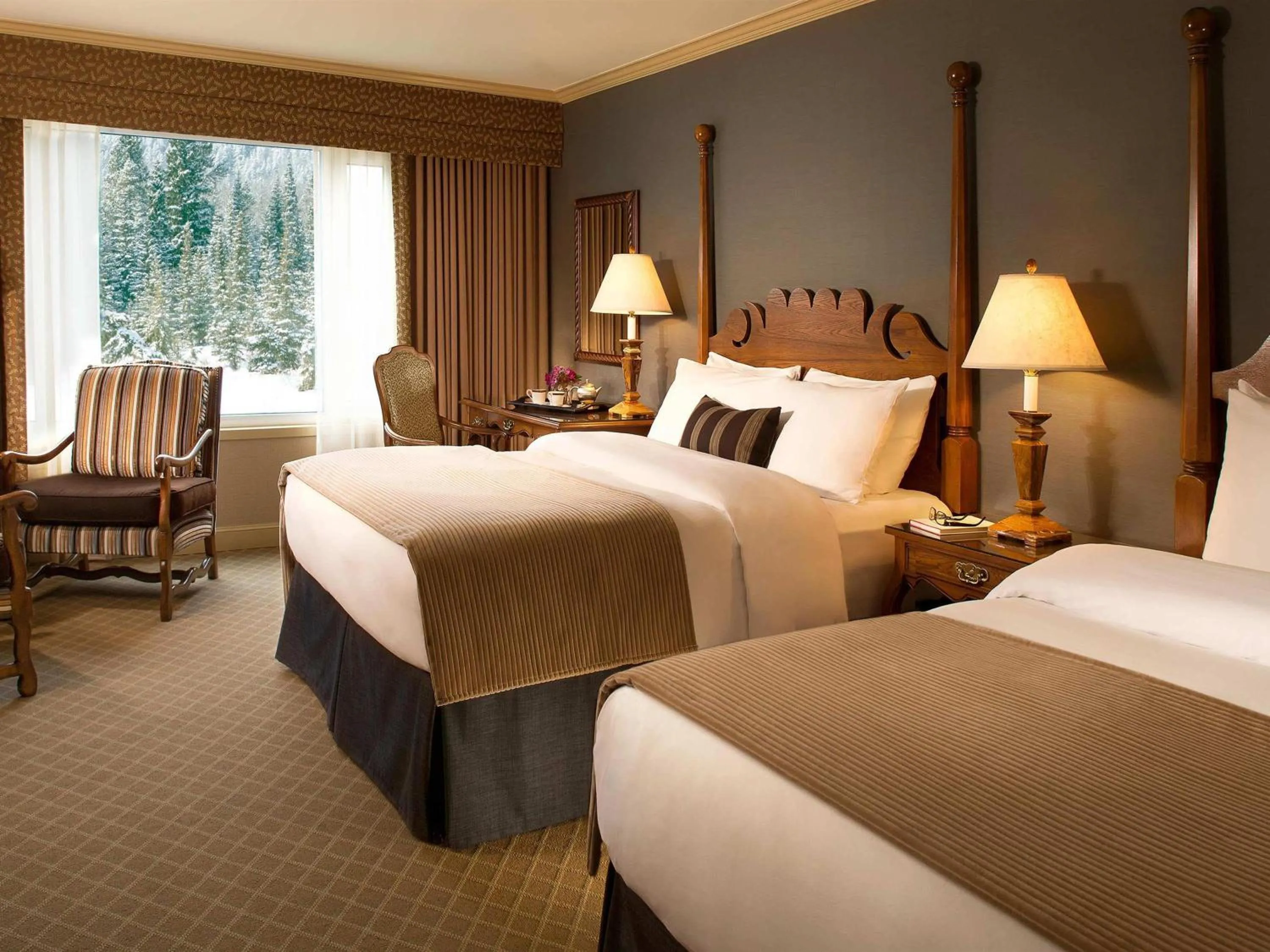 Bedroom, Bed in Fairmont Chateau Whistler