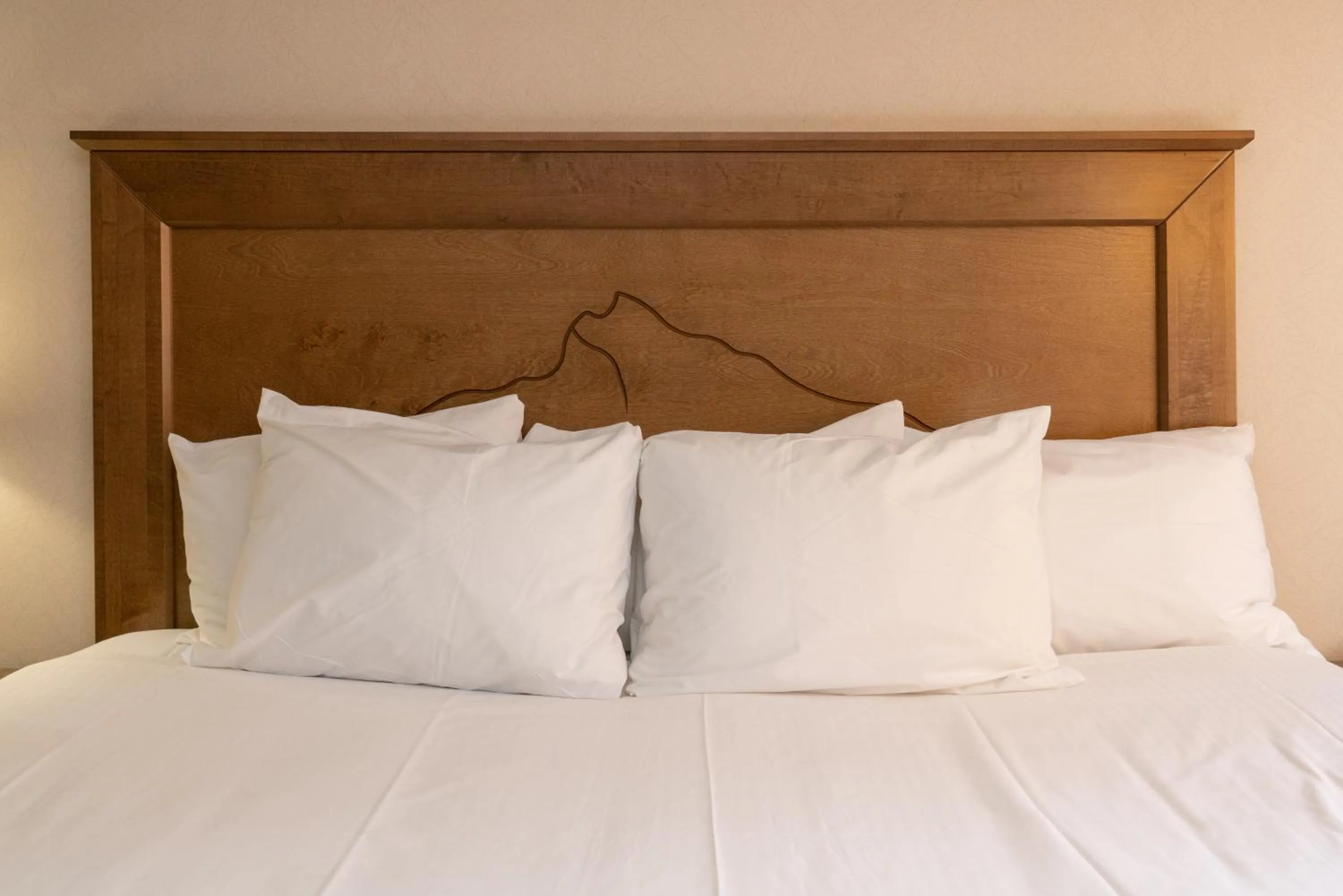 Bed in The Rundlestone Lodge