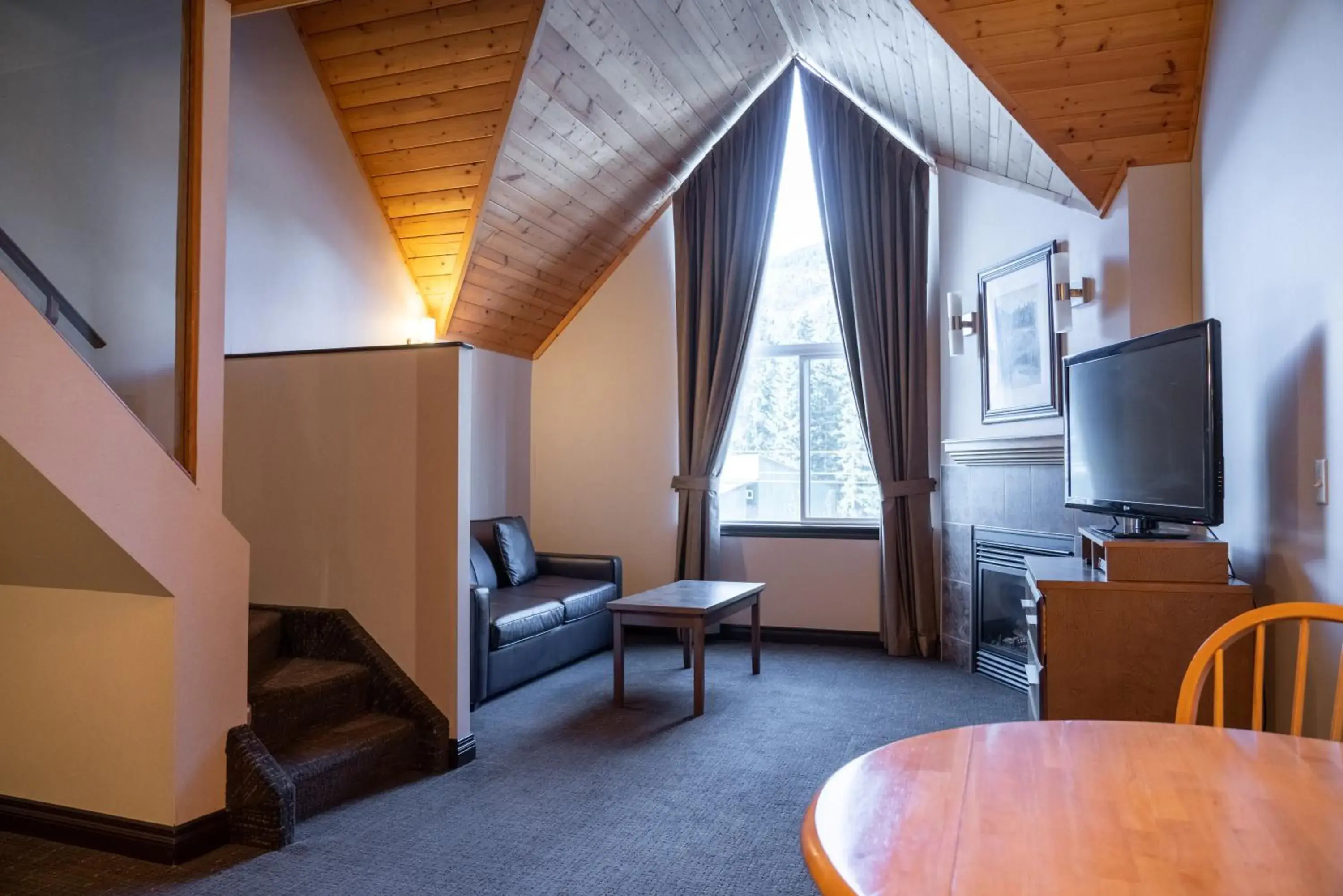 Loft Suite King in The Rundlestone Lodge Loft Suite King in The Rundlestone Lodge