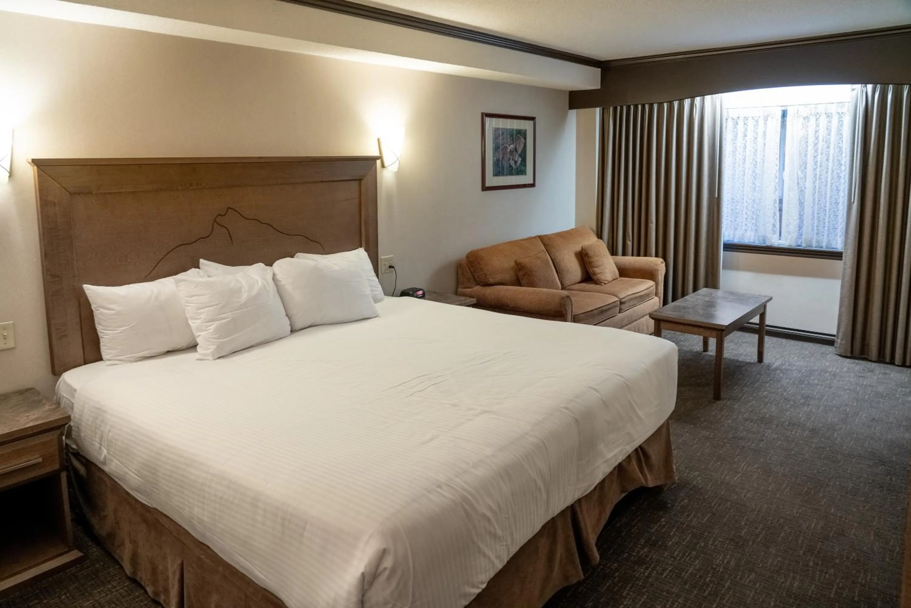 Bedroom, Bed in The Rundlestone Lodge