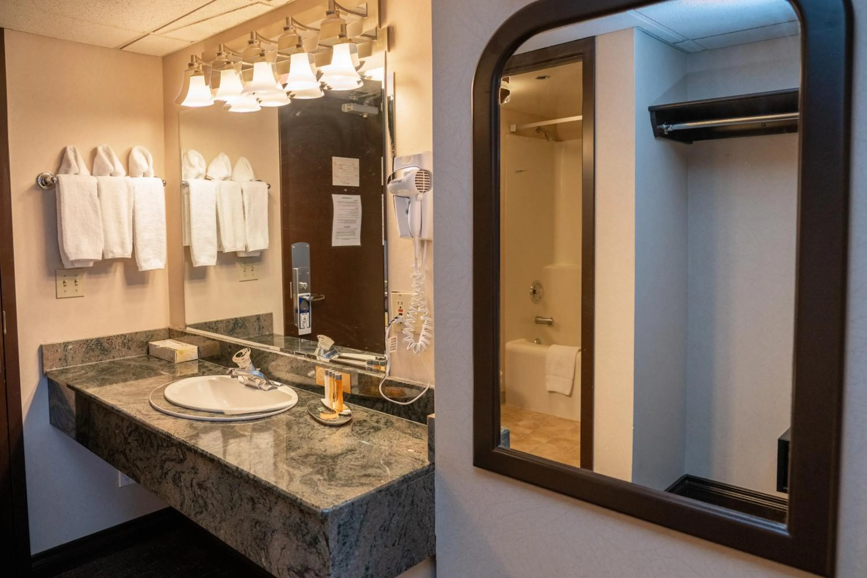 Bathroom in The Rundlestone Lodge